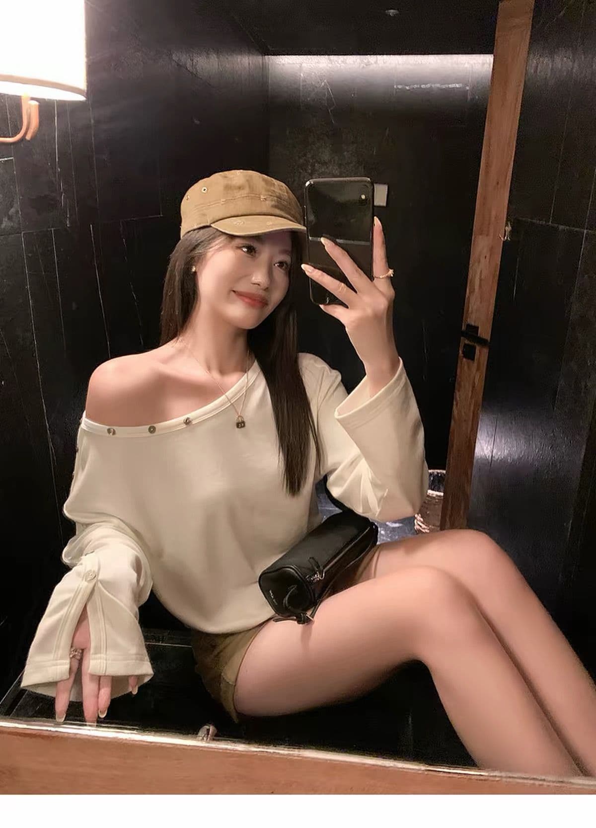 260 그램 양모 40 접착제 27 면 27 아크릴 6 암모니아 Lun 단추 비스듬한 어깨 긴팔 티셔츠 여성 가을 오프숄더 맨위 상세 이미지 5