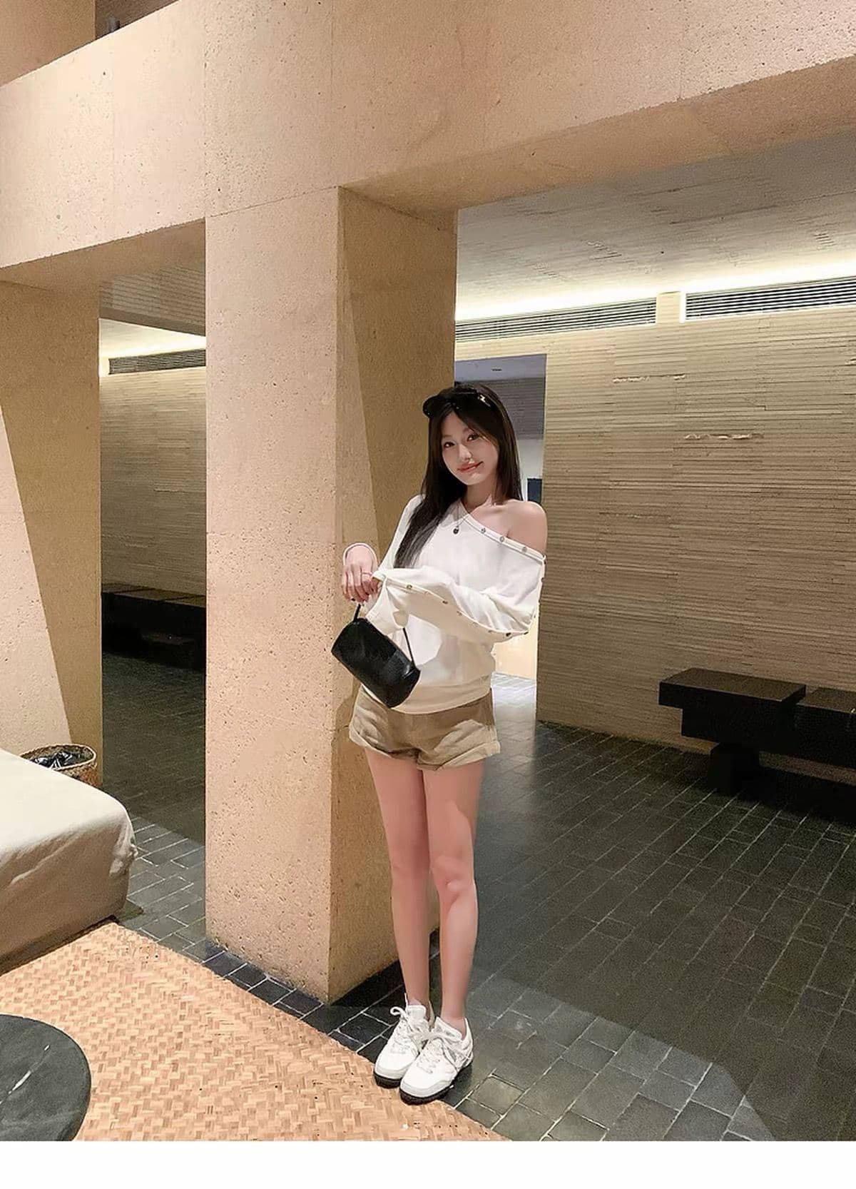 260 그램 양모 40 접착제 27 면 27 아크릴 6 암모니아 Lun 단추 비스듬한 어깨 긴팔 티셔츠 여성 가을 오프숄더 맨위 상세 이미지 10
