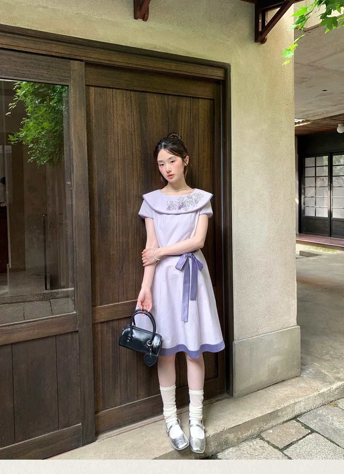 여름 새로운 신선함 달콤함 레트로 스타일 배색 포도 자수 레이스업 허리 수축 반팔 드레스 상세 이미지 3