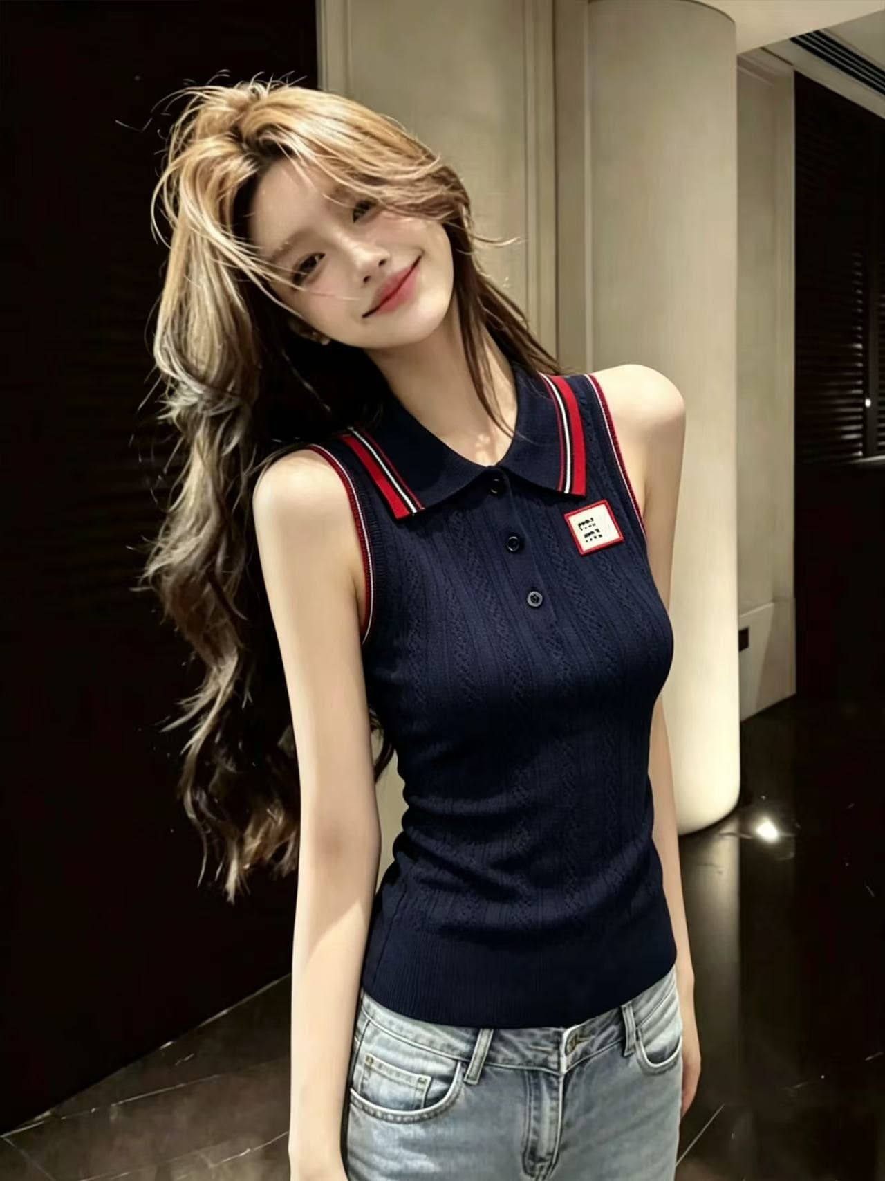 liheyu 빛 럭셔리 연령 감소 빨간색 흰색 스트립 측면 POLO 칼라 니트 여성 여름 몸매 가꾸기 슬림해 보이는 쇼트 스타일 민소매 조끼 이미지 2