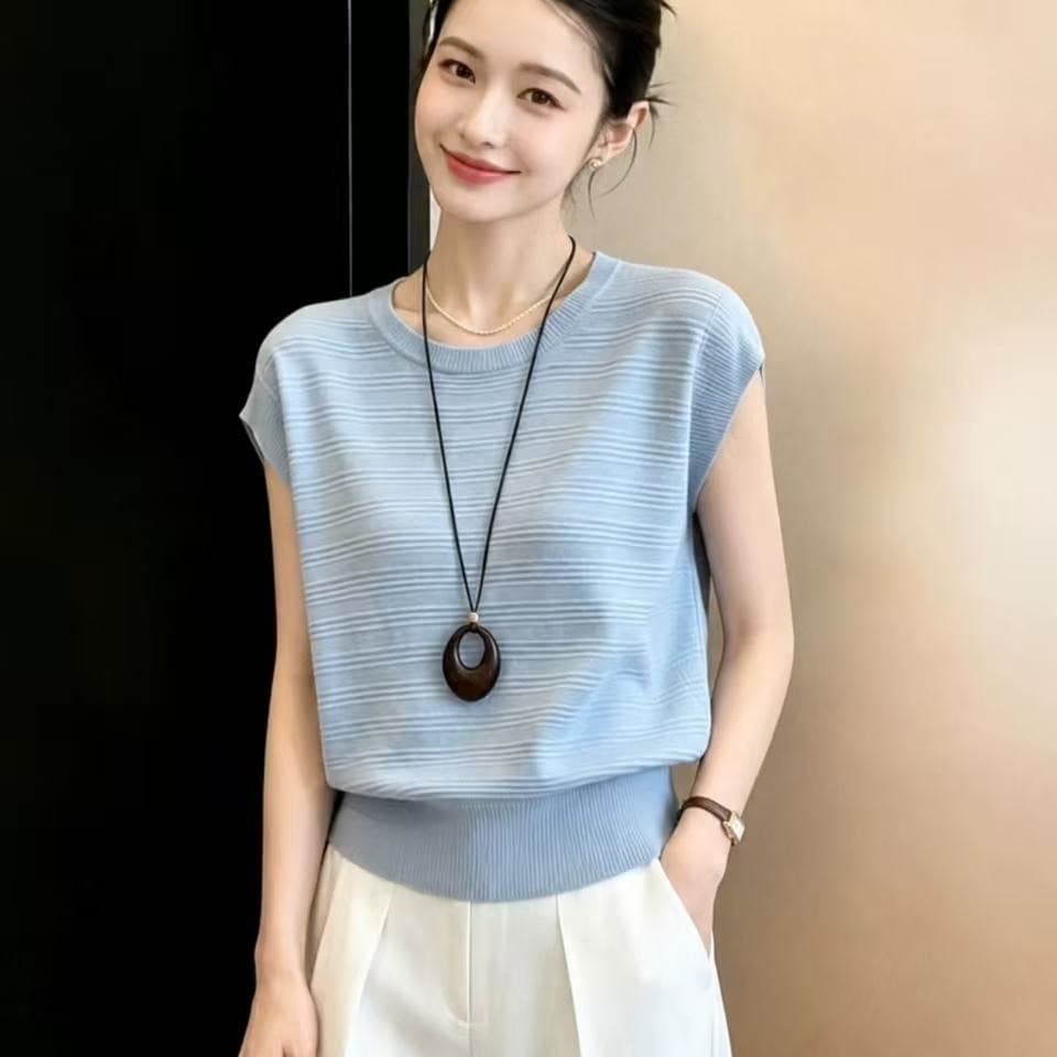 하늘색 민소매 쇼트 스타일 라운드 넥 스트라이프 티셔츠 여성 2026 여름 고급 사소한 빛 사람들 코치 착용 잡아라. 의류 이미지 5