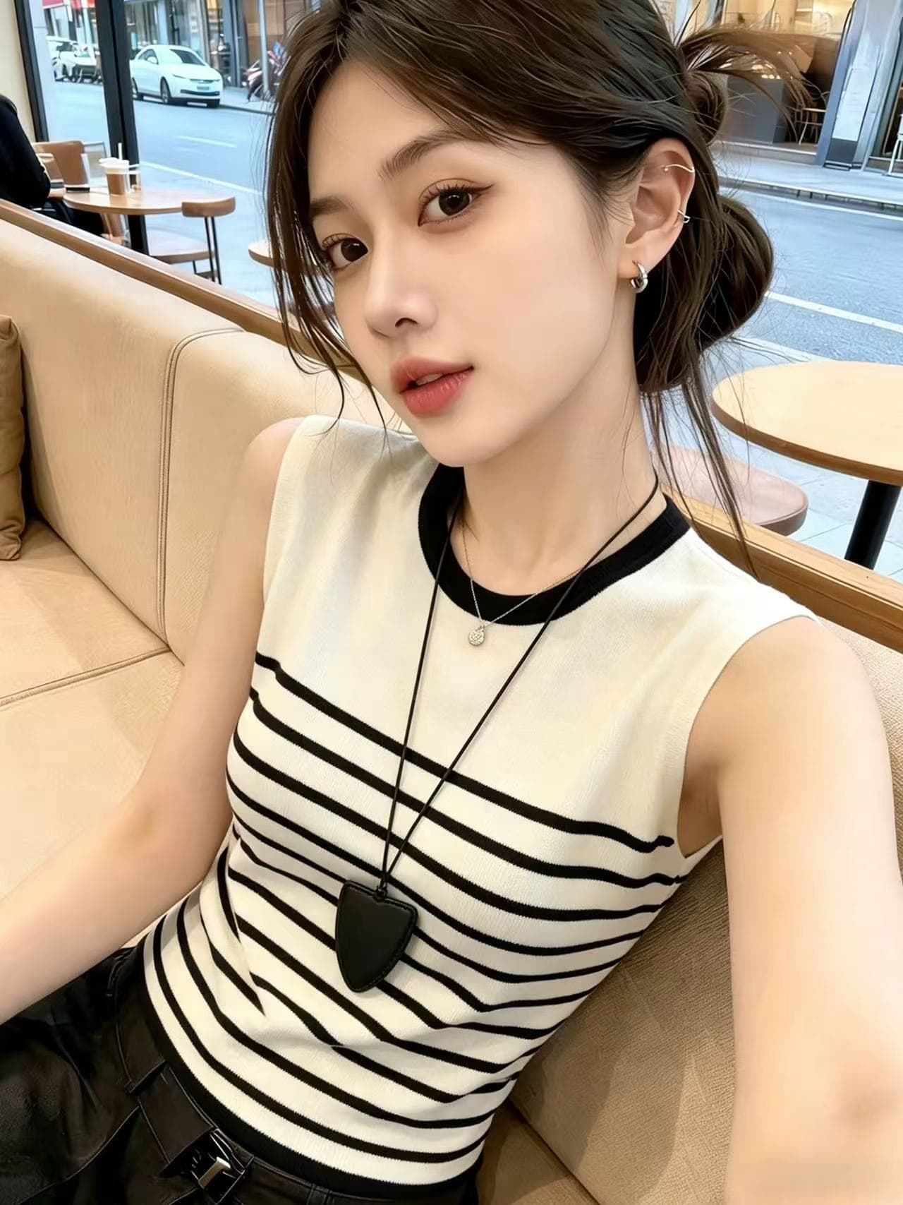 한 부서 라운드 넥 스트라이프 배색 조끼 니트 스웨터 여성 2026 여름 새로운 몸매 가꾸기 슬림해 보이는 외국 가스 연령 감소 맨위 이미지 3