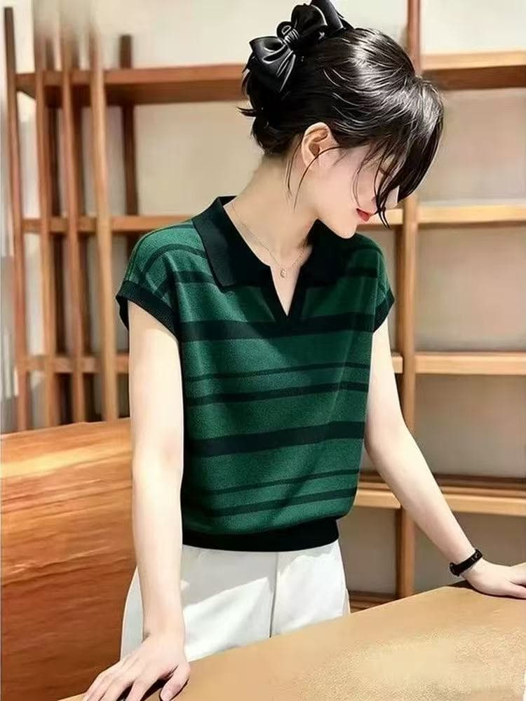 캐주얼 폴로 칼라 배색 스트라이프 반팔 2026 새로운 여름 얼음 실크 니트 스웨터 연령 감소 고유 한 Chic 맨위 여성 상세 이미지 3