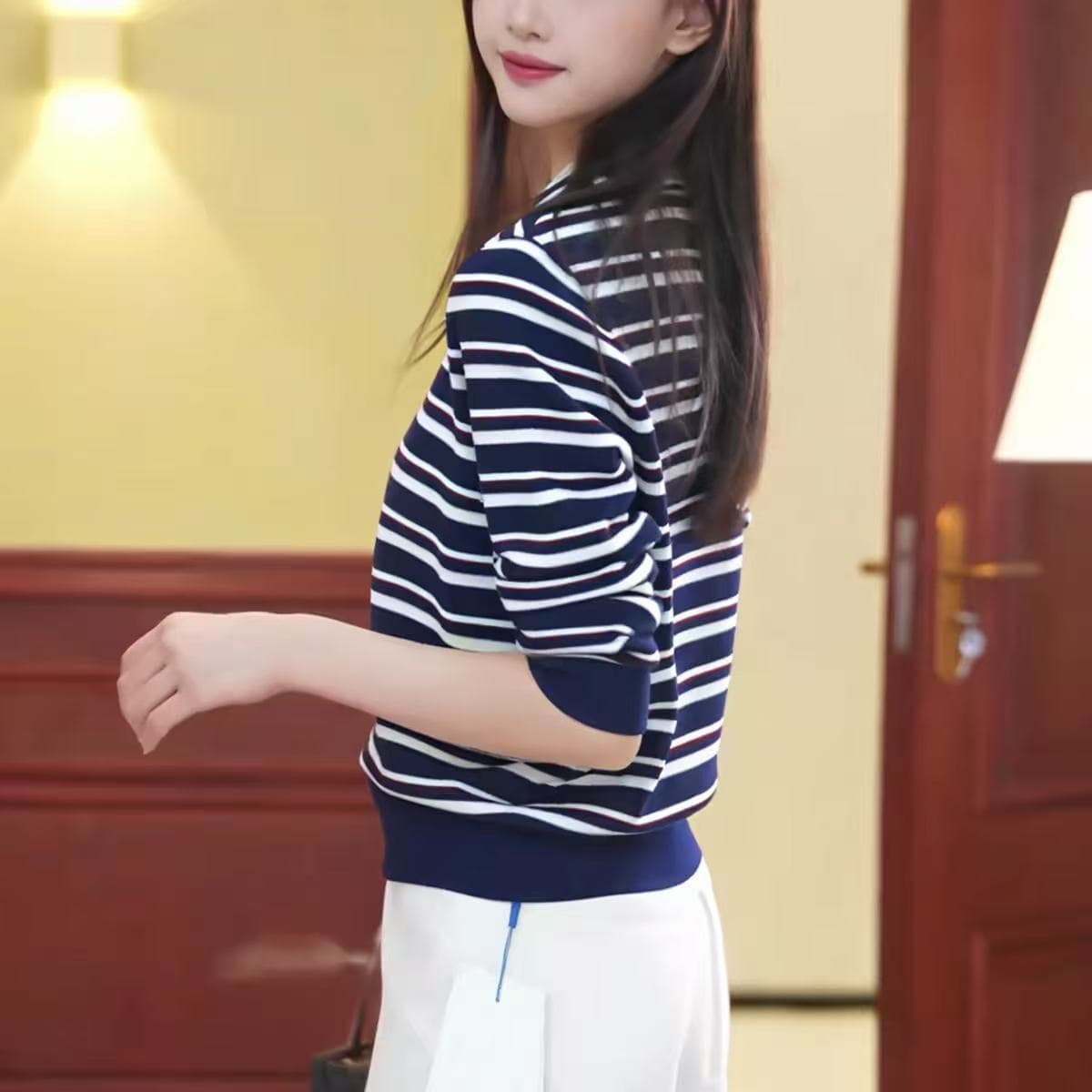 2026 가을 새로운 패션 여성 한국 스타일 디자인 센스 스트라이프 POLO 칼라 스트라이프 긴팔 니트 스웨터 맨위 이미지 4