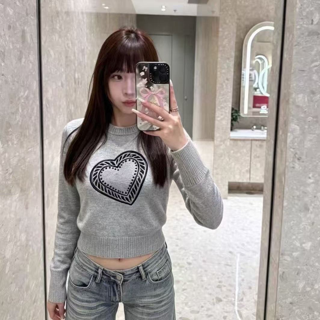 2026 가을 새로운 작은 샤넬 스타일 레이스 하트 알파벳 자수 긴팔 니트 스웨터 다용도 슬림해 보이는 품격 맨위 이미지 5