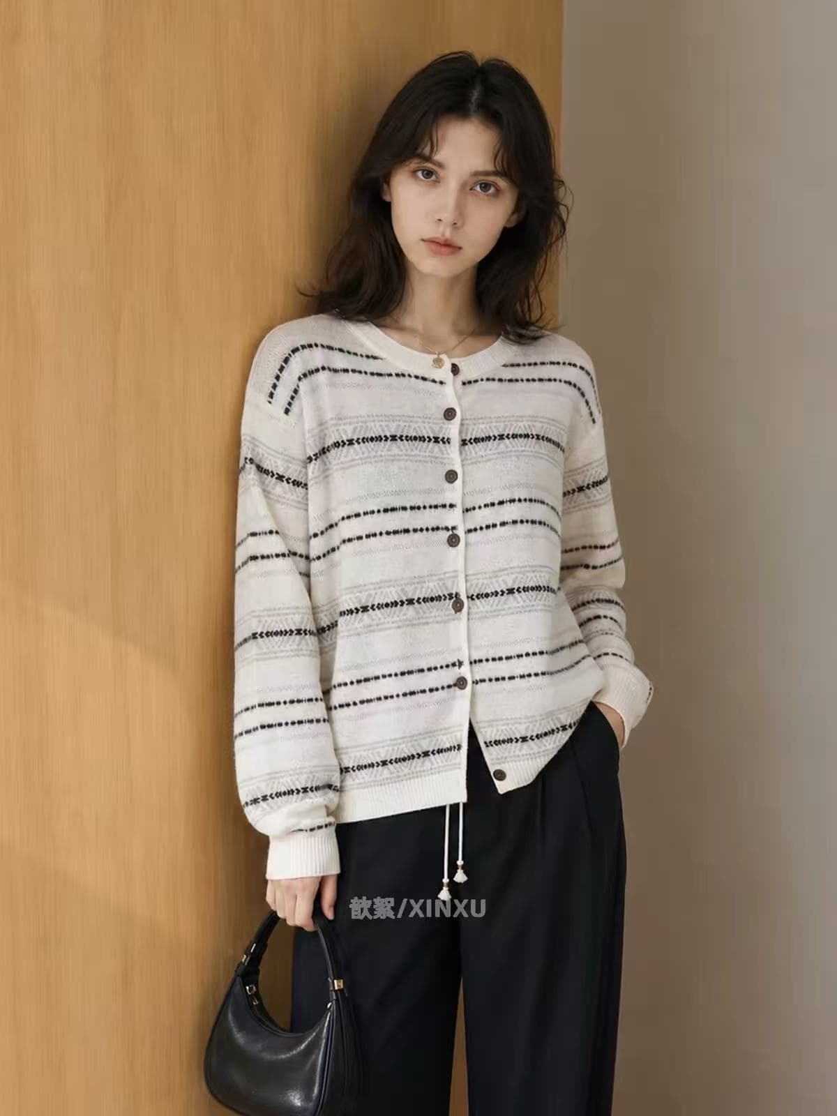 2026 가을 새로운 한 부서 레트로 스트라이프 니트 오픈 가디건 여성 라운드 넥 프릴 느슨함 센스 연령 감소 맨위