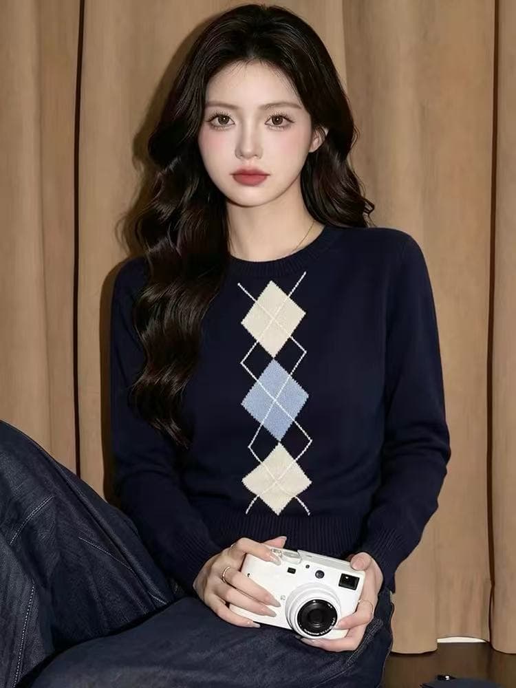 2026 가을 새로운 레트로 외국 가스 디자인 센스 슬림해 보이는 풀오버 링 그리드 긴팔 라운드 넥 니트 스웨터 여성 의류 맨위