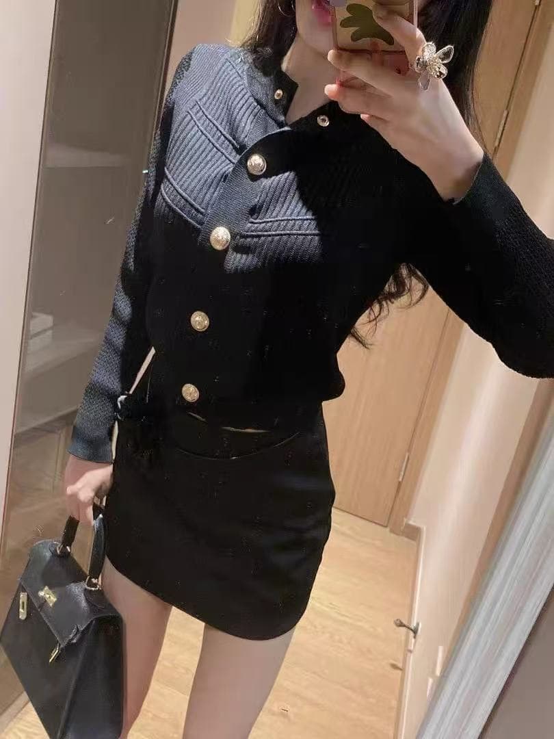 봄 가을 금 사자 머리 단추 라운드 넥타이 어깨 패드 얼음 실크 황색 디스플레이 화이트 몸매 가꾸기 슬림해 보이는 니트 오픈 가디건 상세 이미지 3