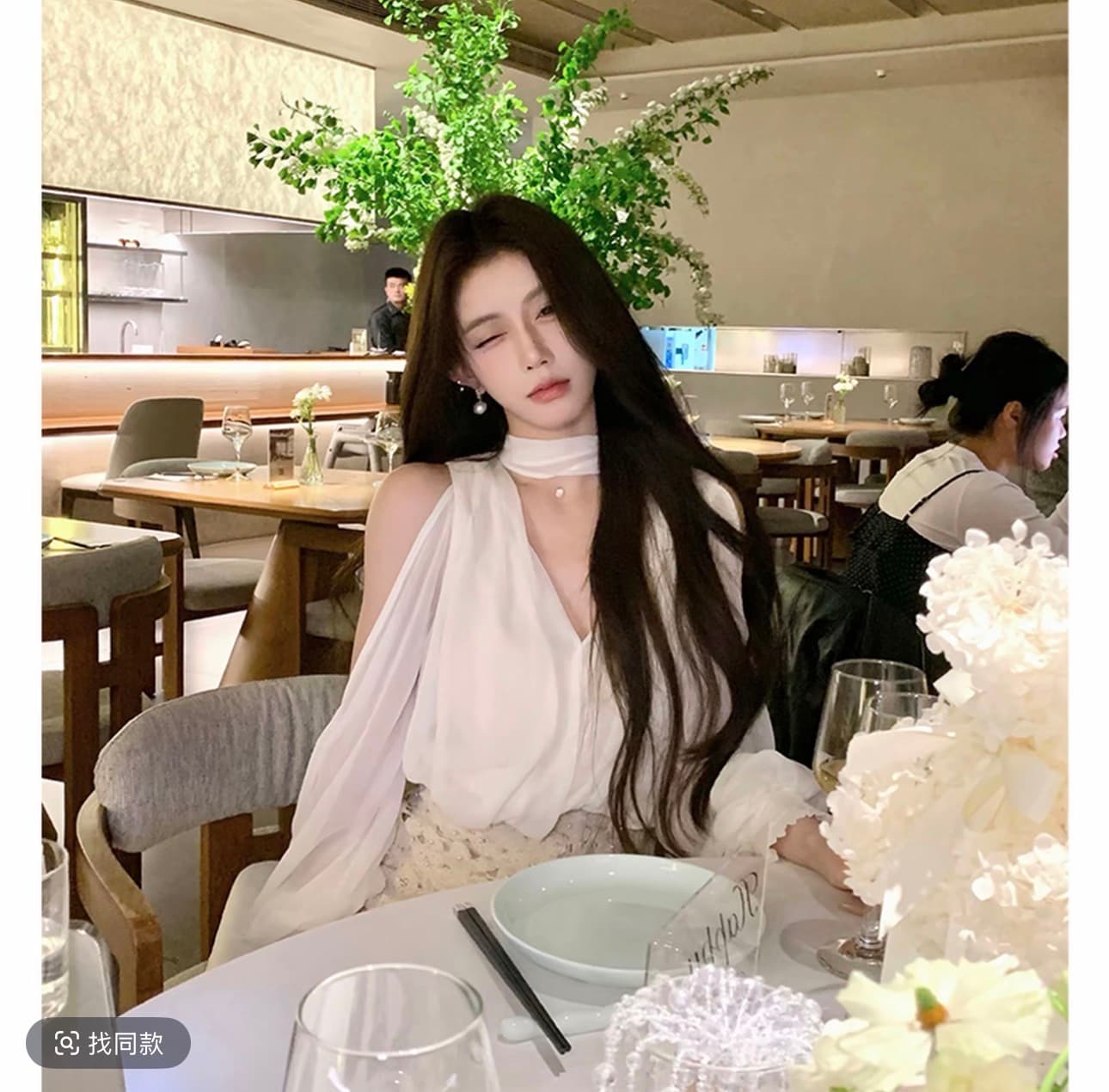 pz 한국 아름다움 디자인 센스 리본 V넥 맨위 자수 타이트 스커트 반신 스커트 착용 가져 가라. 세트 이미지 3