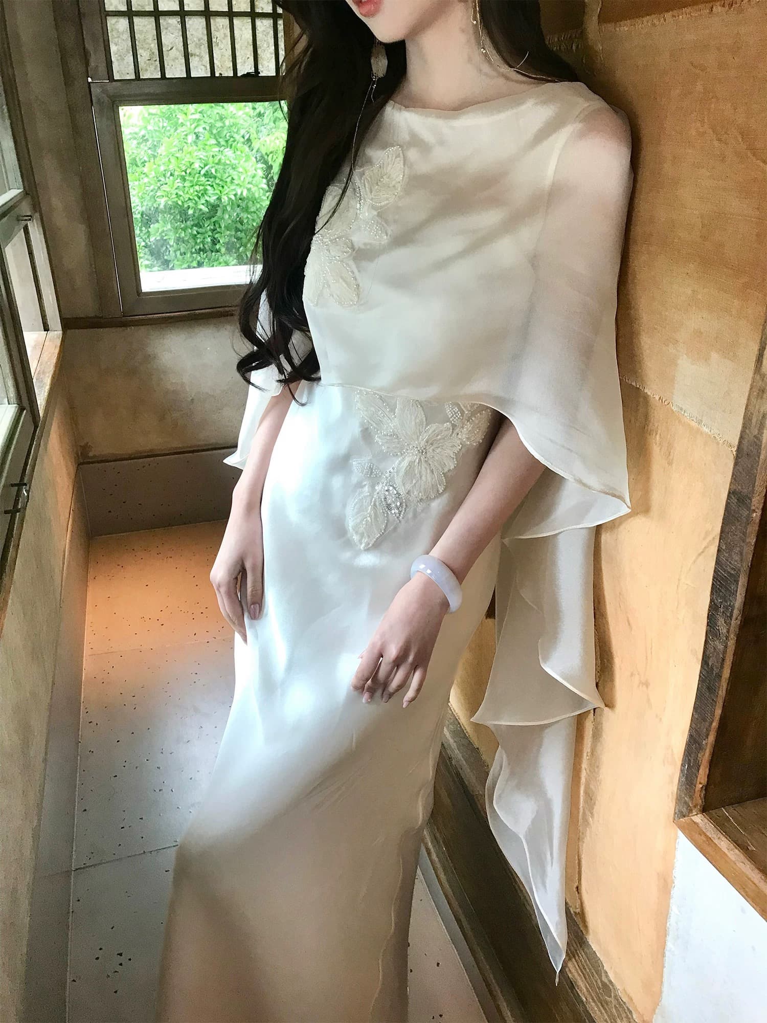 하나부터 순간 응축수 서리 새로운 중식 3 차원 자수 드레스 우아한 망토 디자인 연회 예복 롱 스커트 이미지 3