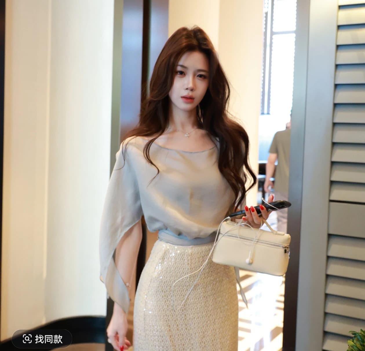 무쯔리 목자이 ~ 중 리 치옹 포즈 달 주 부드러운 바람 오프숄더 리본 주간 실크 맨위 스팽글 홀로우 아웃 반 스커트 세트
