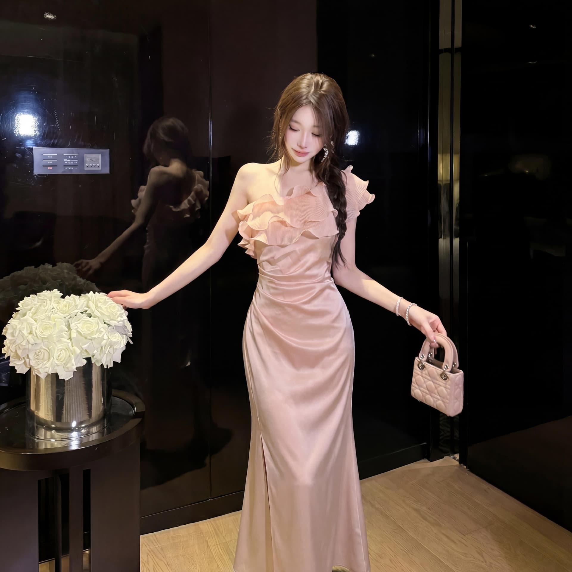실사 여름 품격 천 골드 순수한 욕망 새틴 프릴 오프숄더 표지 배 슬림해 보이는 인어 꼬리 트임 드레스 상세 이미지 5