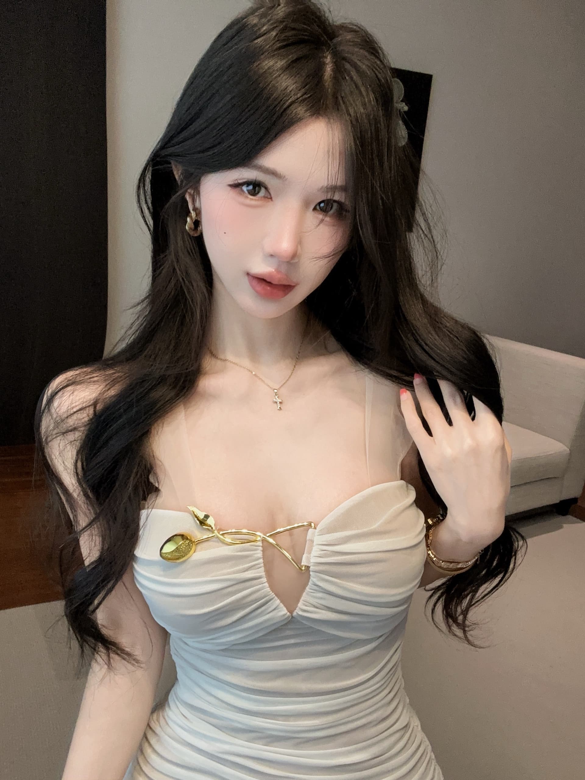 실사 섹시함 카드 검정색 골드 버클 홀로우 아웃 튜브탑 여성 드레스 핫걸 품격 오프숄더 오프숄더 타이트 스커트 미니 스커트 이미지 2