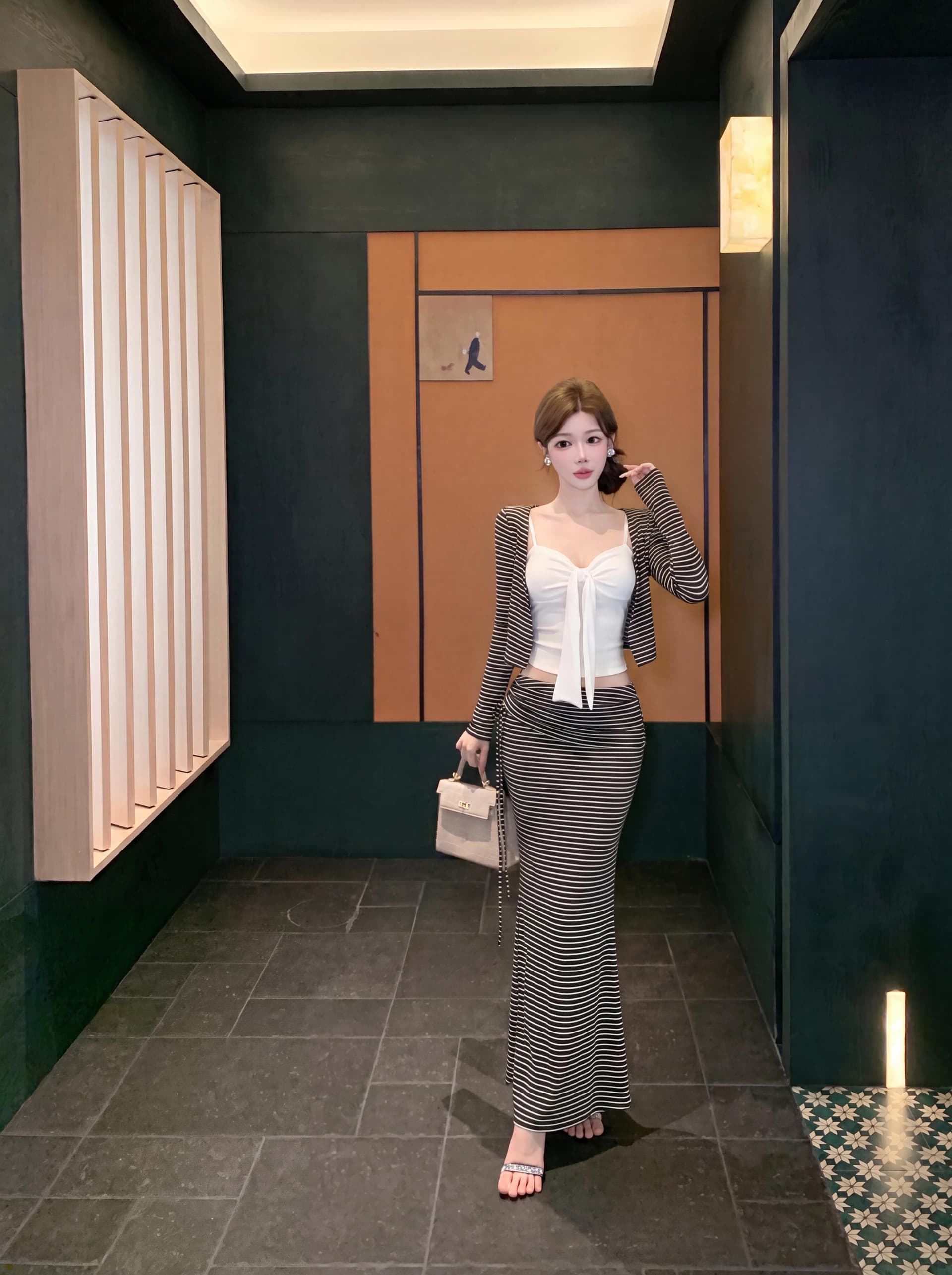실사 순수한 욕망 핫걸 섹시함 캐미솔 긴팔 오픈 가디건 몸매 가꾸기 슬림해 보이는 스트라이프 타이트 스커트 롱 스커트 3종 세트 상세 이미지 12