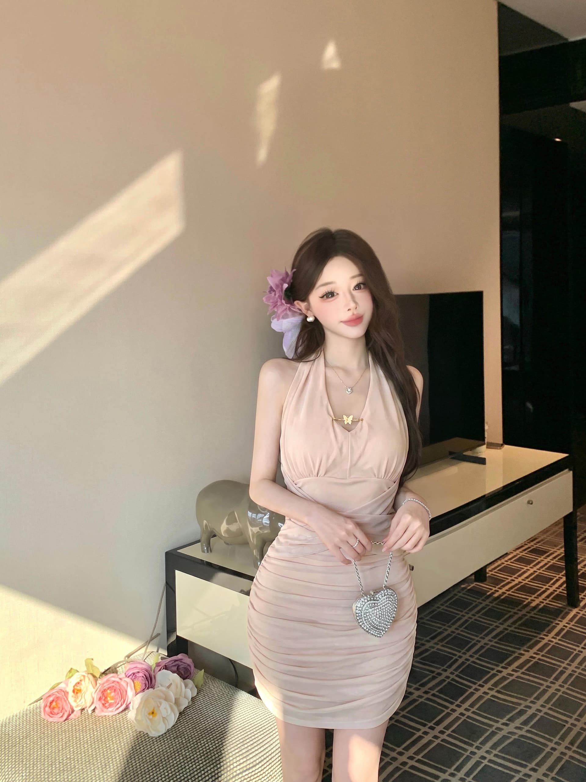 실사 순수한 욕망 바람 핫걸 백리스 행침 목 드레스 섹시함 로얄 자매 타이트 주름 장식 디스플레이 몸 타이트 스커트 미니 스커트