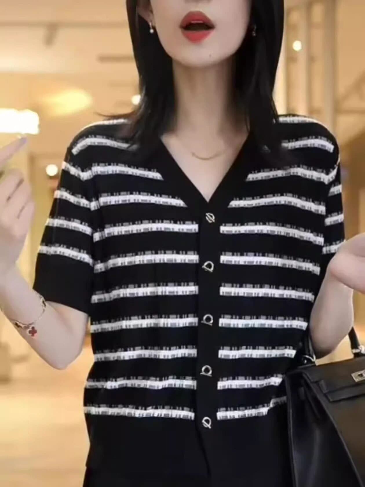 V넥 흑백 줄무늬 뽕나무 누에 실크 반팔 티셔츠 여성 여름 새로운 품격 다용도 루즈핏 빅 사이즈 니트 스웨터 맨위 상세 이미지 6