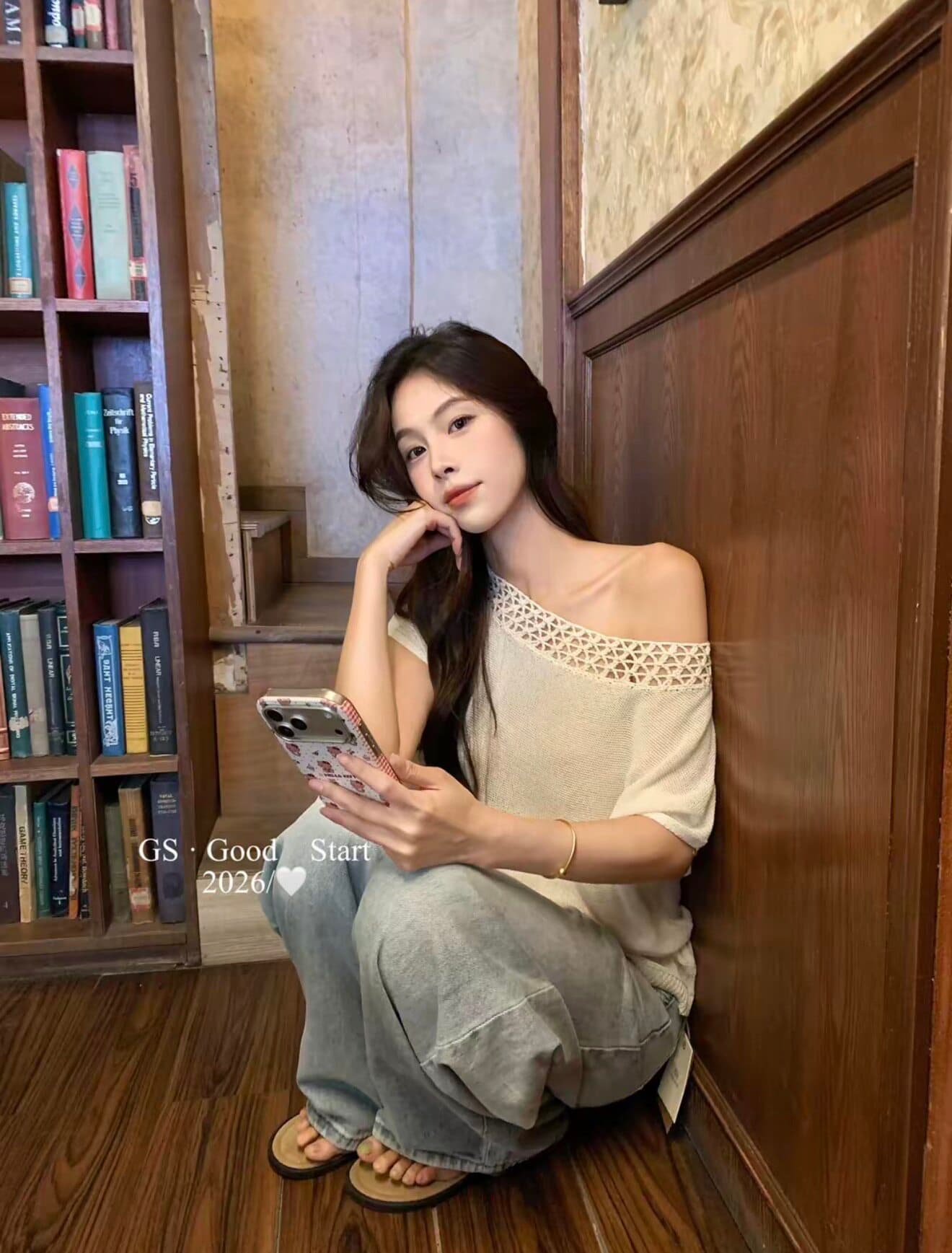 한 부서 부드러운 바람 비스듬한 어깨 홀로우 아웃 반팔 니트 스웨터 여성 여름 새로운 루즈핏 다용도 슬림해 보이는 맨위 맨위 트렌디 상세 이미지 7
