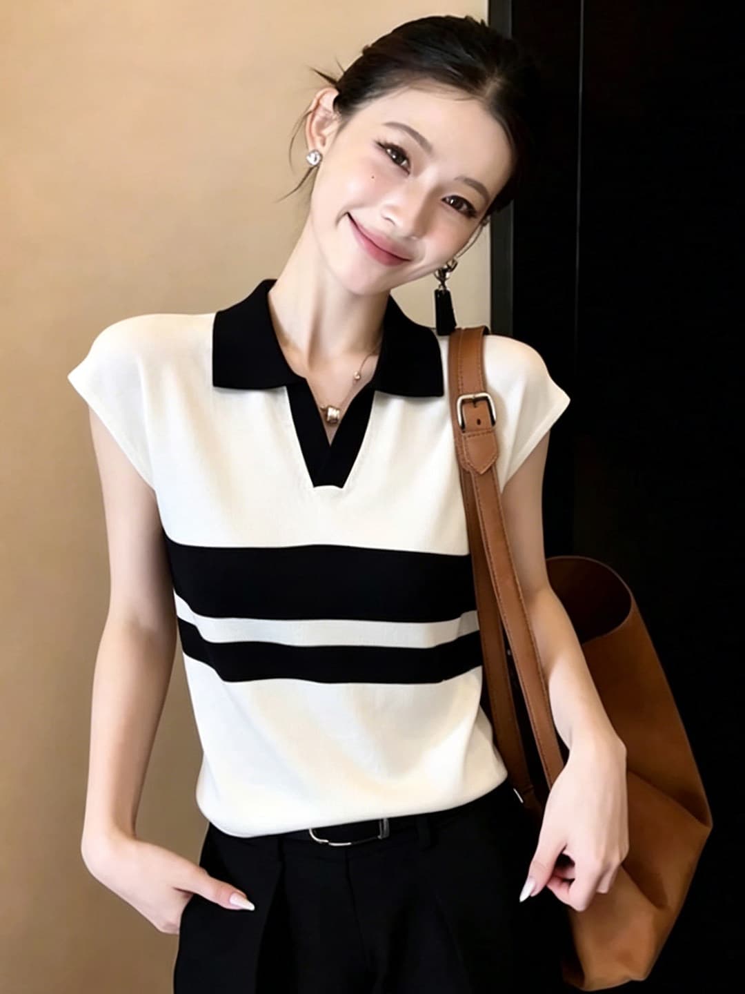 빛 럭셔리 잘 생긴 흑백 줄무늬 니트 반팔 티셔츠 여성 여름 얇은 스타일 연령 감소 폭발 POLO 셔츠 얼음 실크 맨위 상세 이미지 2