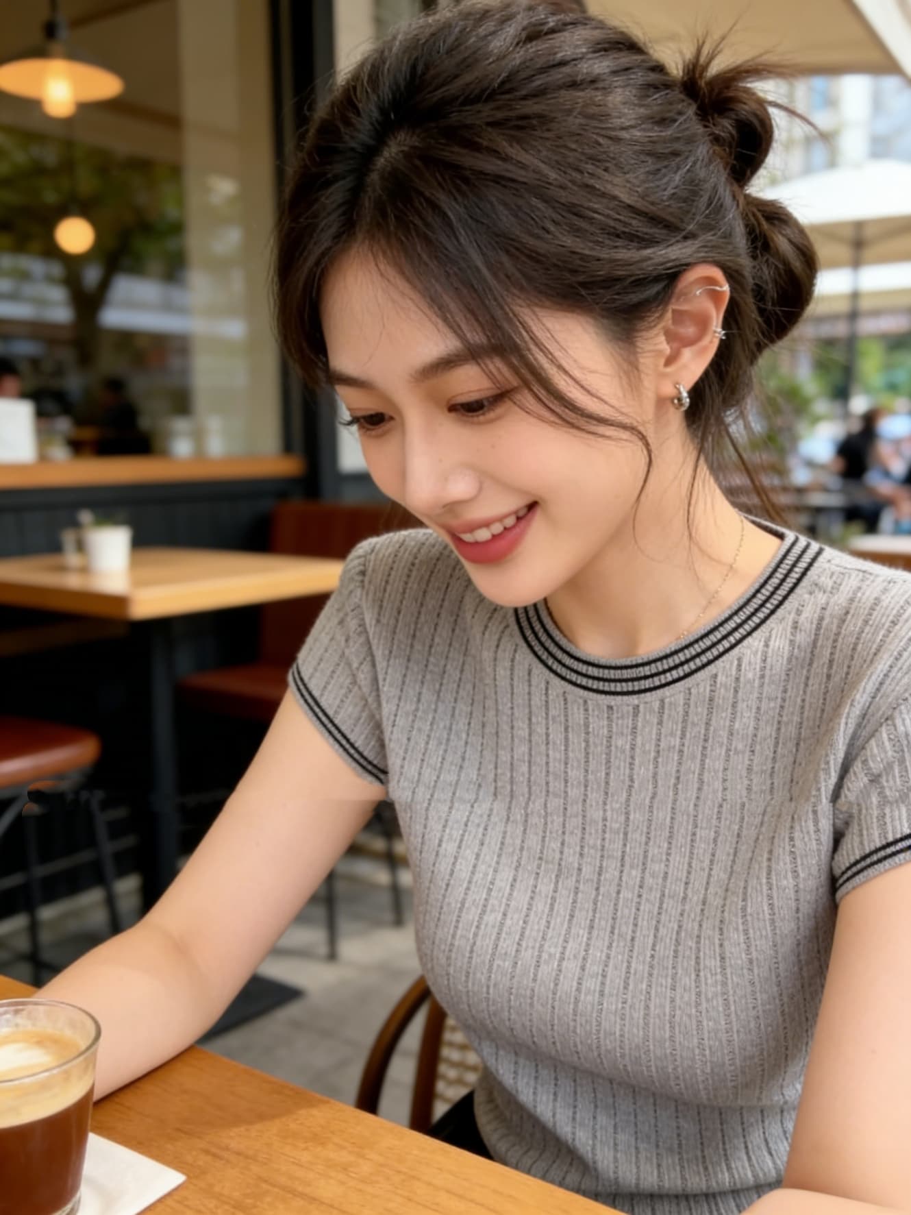 여름 출퇴근 몸매 가꾸기 라운드 넥 배색 스트라이프 반팔 니트 스웨터 여성 회색 디자인 센스 패션 미니멀리즘 맨위 여성