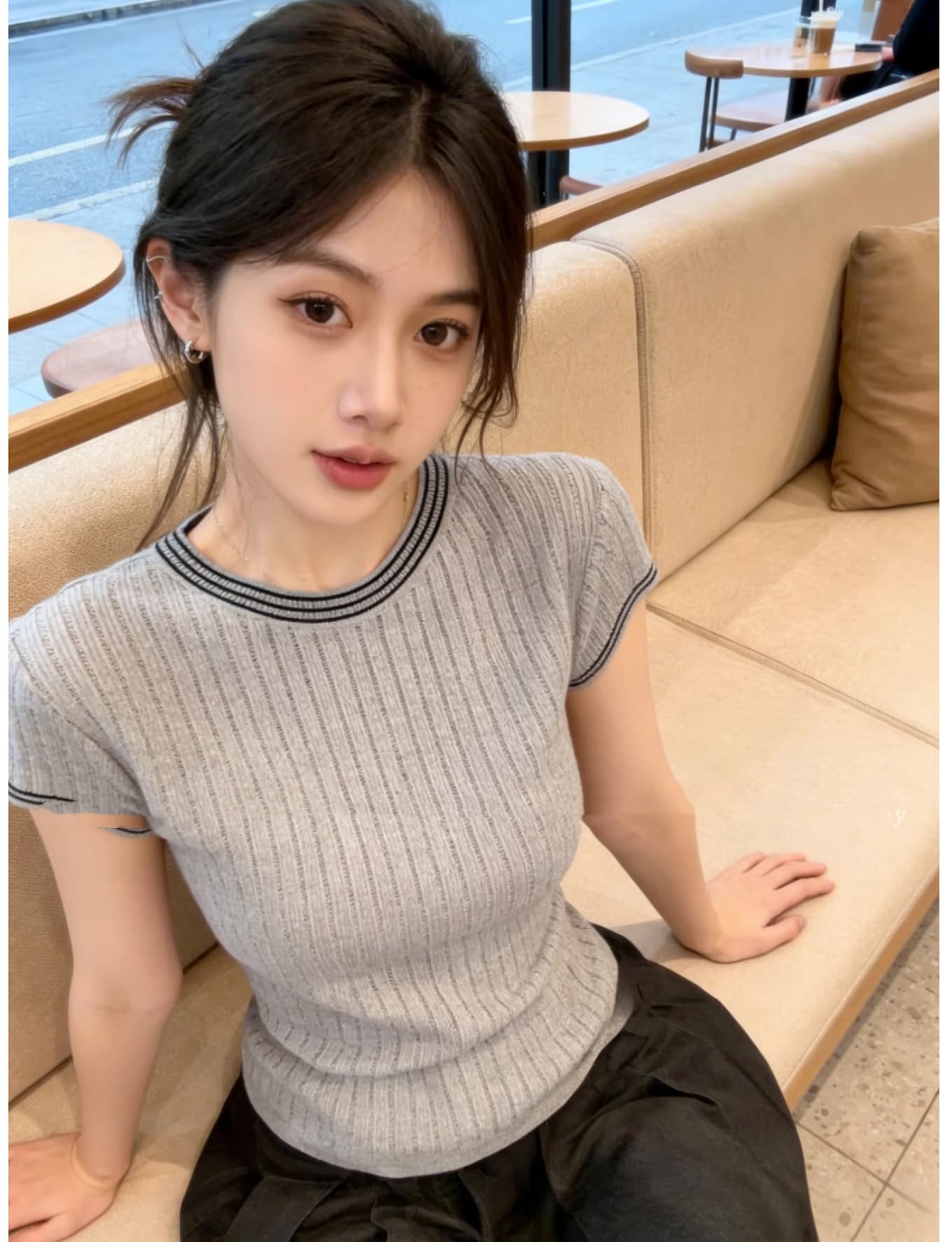 여름 출퇴근 몸매 가꾸기 라운드 넥 배색 스트라이프 반팔 니트 스웨터 여성 회색 디자인 센스 패션 미니멀리즘 맨위 여성 상세 이미지 3