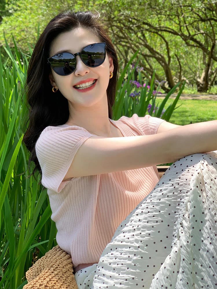 한 부서 핑크색 광장 칼라 니트 반팔 맨위 여성 여름 몸매 가꾸기 타이트 작은 날다 소매 긍정적 인 어깨 쇼트 스타일 얼음 실크 티셔츠 상세 이미지 1