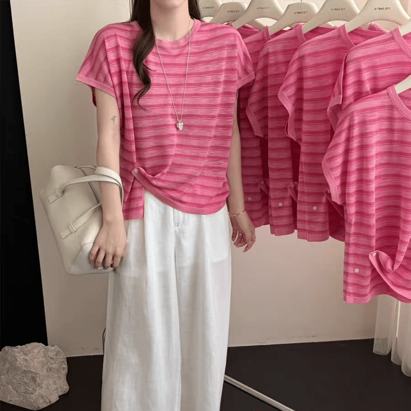 한 부서 유럽 상품 딸기 분말 대나무 마디 마 티셔츠 달콤함 밑단 트임 스트라이프 작은 디자인 맨위 루즈핏 캐주얼 여성 상세 이미지 4