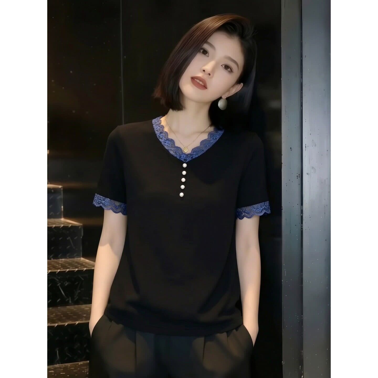 검정색 V넥 레이스 반팔 티셔츠 여성 의류 2026 여름 새로운 슬림해 보이는 연령 감소 고급 센스 빅 사이즈 여성 의류 맨위 상세 이미지 4