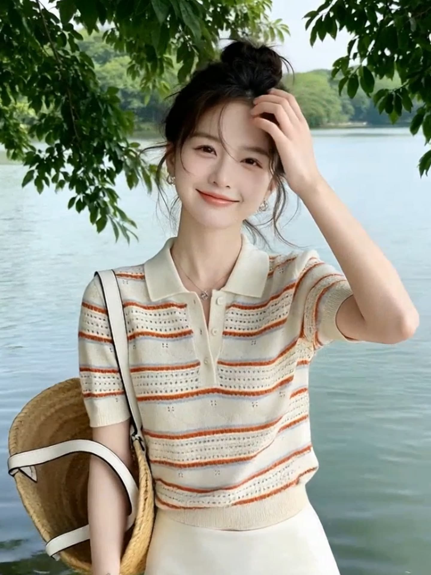 레트로 스트라이프 홀로우 아웃 POLO 칼라 니트 티셔츠 여성 여름 고유 한 Chic 몸매 가꾸기 슬림해 보이는 다용도 얇은 스타일 맨위 상세 이미지 2