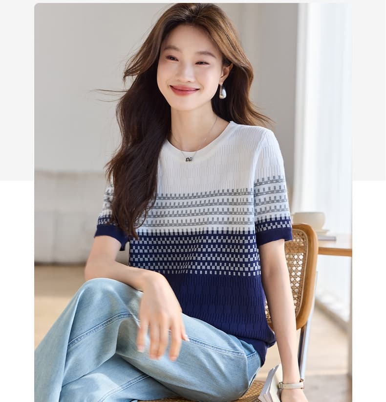 배색 자카드 얼음 실크 반팔 티셔츠 여성 2026 새로운 여름 얇은 스타일 니트 스웨터 슈퍼 화재 연령 감소 긍정적 인 어깨 의류 상세 이미지 2
