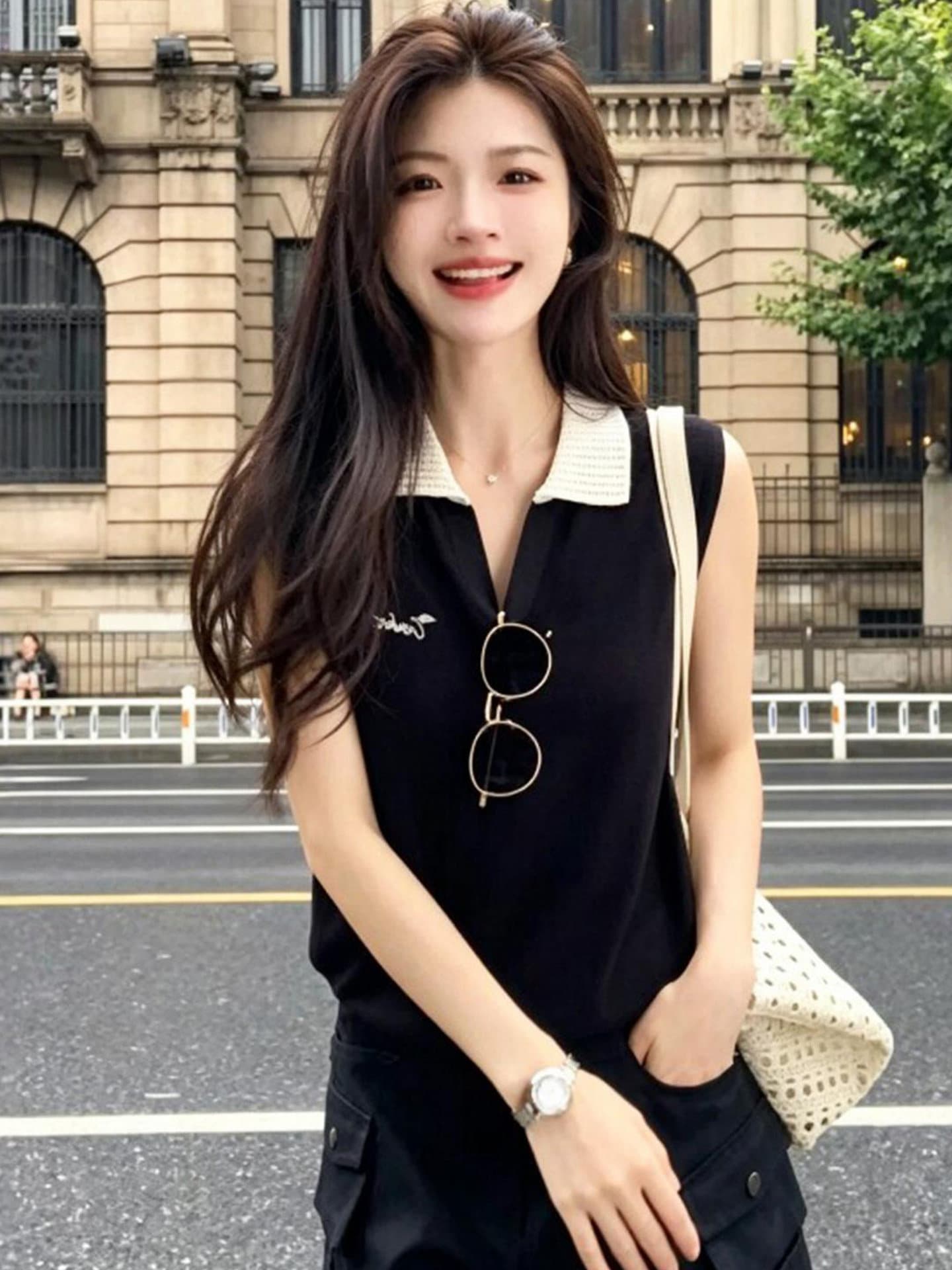 자수 알파벳 홀로우 아웃 배색 POLO 칼라 민소매 니트 스웨터 여성 2026 새로운 여름 얇은 스타일 얼음 실크 맨위 여성 이미지 2