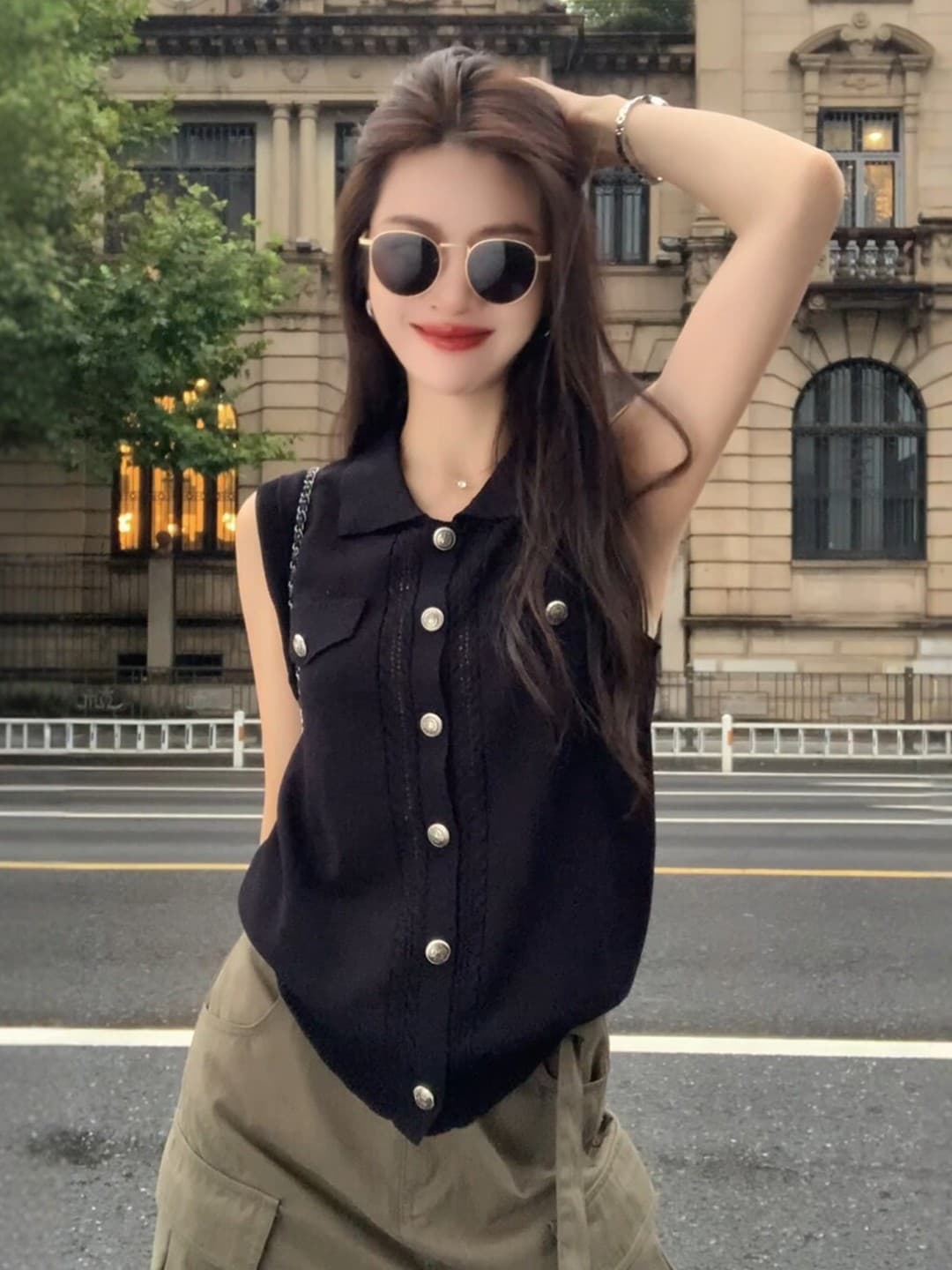 POLO 칼라 민소매 니트 스웨터 여성 2026 여름 새로운 세련된 착용 가져 가라. 싱글 줄 버튼 슬림해 보이는 맨위 상세 이미지 2