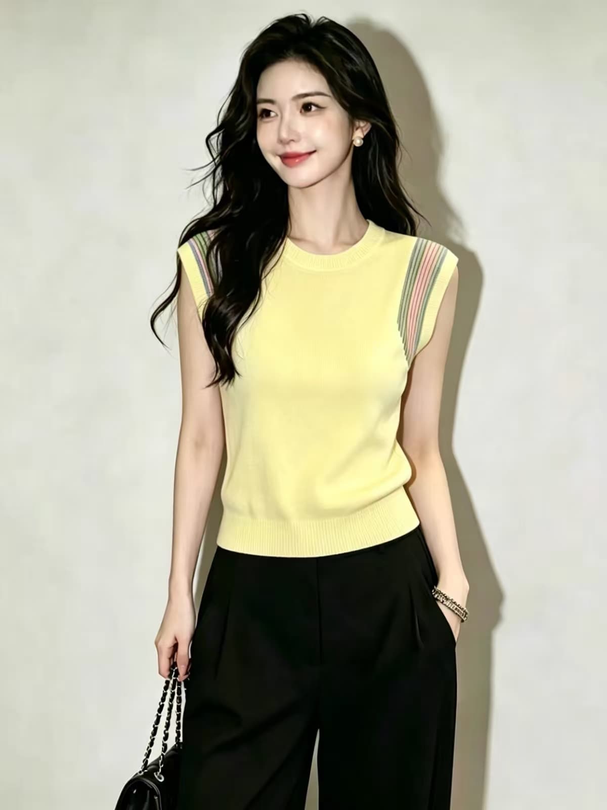 화이트 루즈핏 라운드 넥 긍정적 인 어깨 반팔 여성 티셔츠 2026 새로운 여름 얇은 스타일 빛 럭셔리 고급 센스 니트 맨위 이미지 3