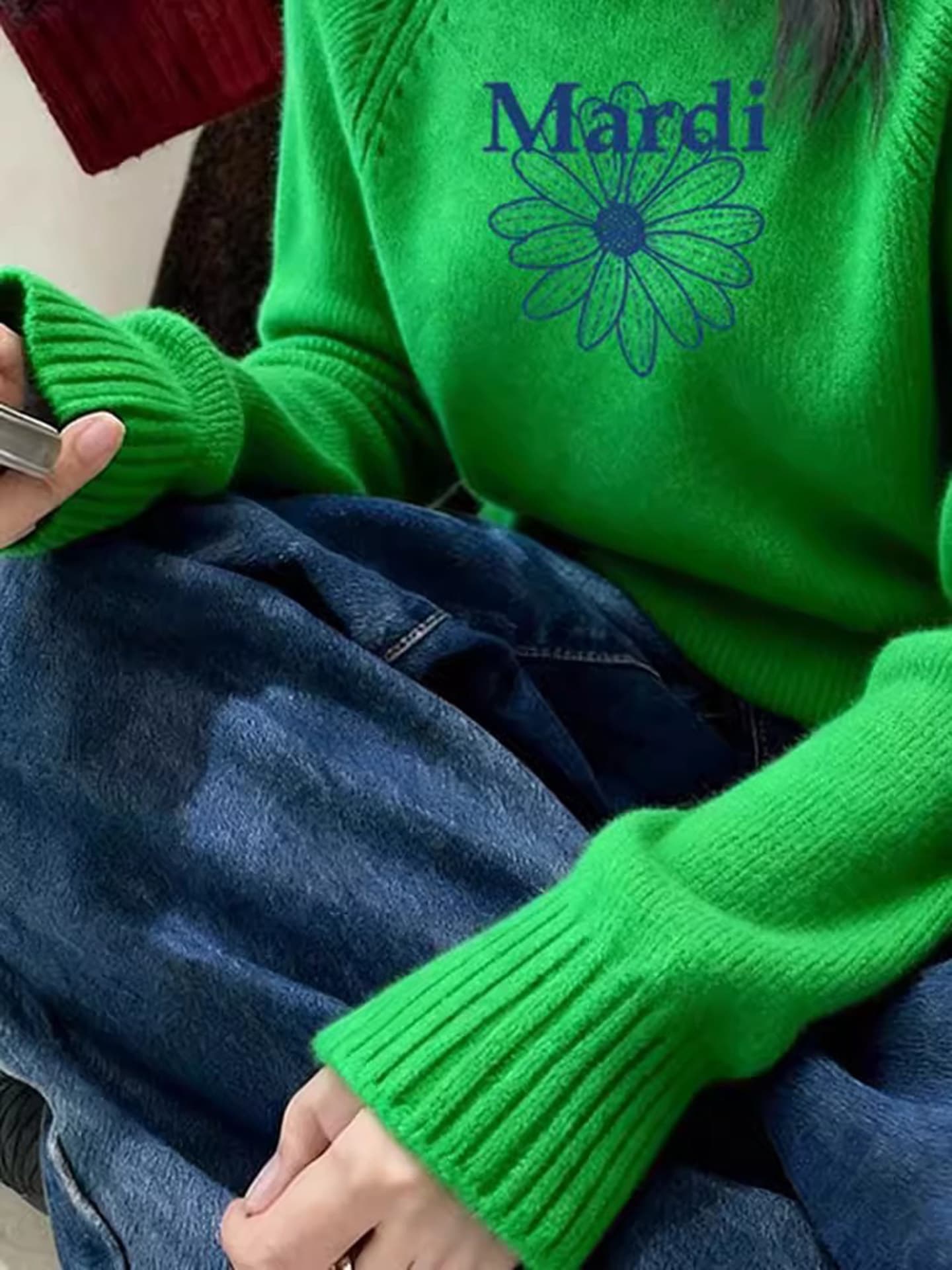 유럽 역 고급 2026 년 겨울 새로운 알파벳 꽃 스웨터 고급 센스 착용 잡아라. 의류 유럽 상품 여성 의류 트렌디 상세 이미지 2