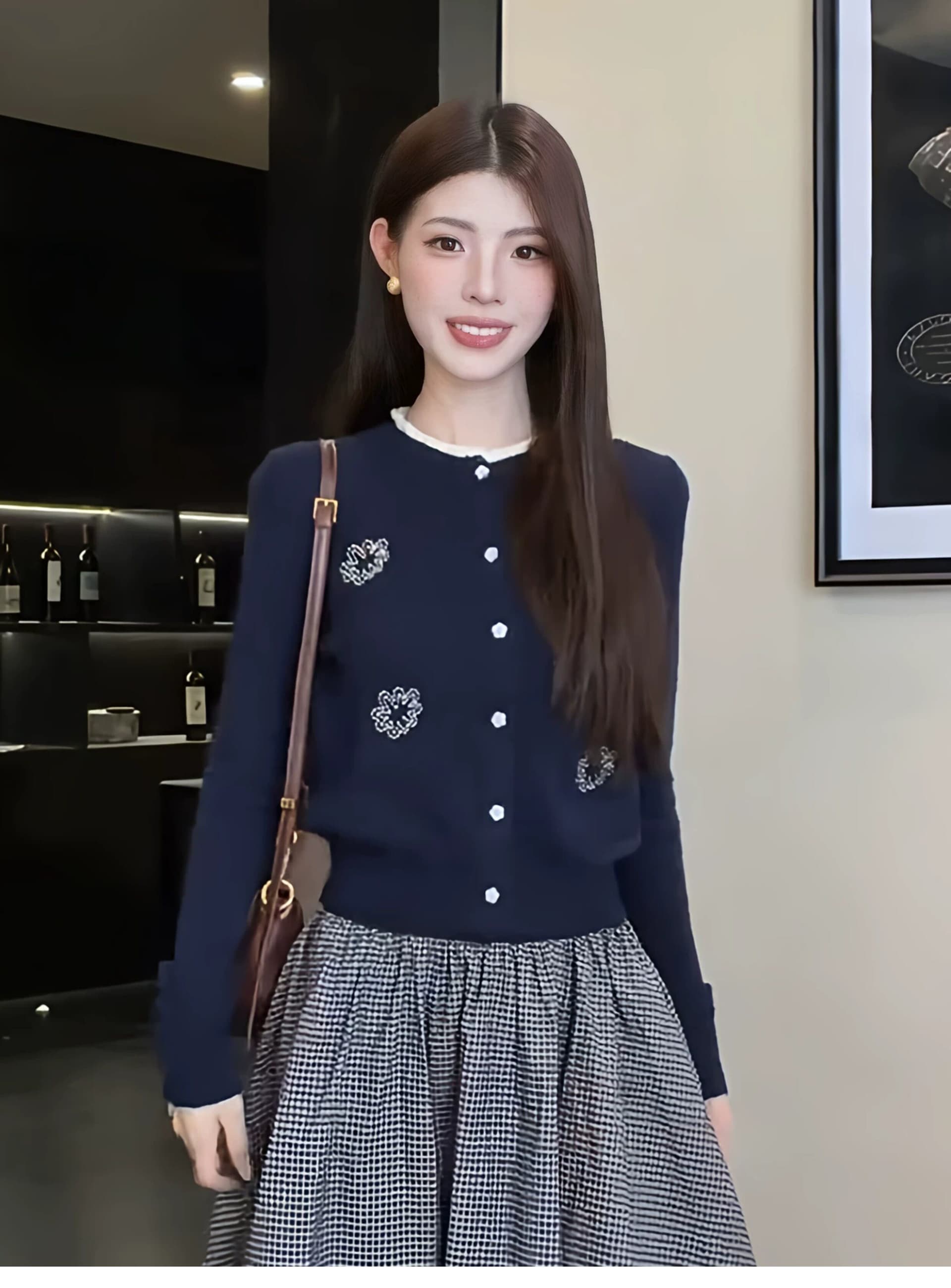 한 부서 블루 색상 라운드 넥 자카드 단추 니트 스웨터 여성 가을 착용 가져 가라. 아름다운 작은 키 외출용 몸매 가꾸기 맨위 이미지 2