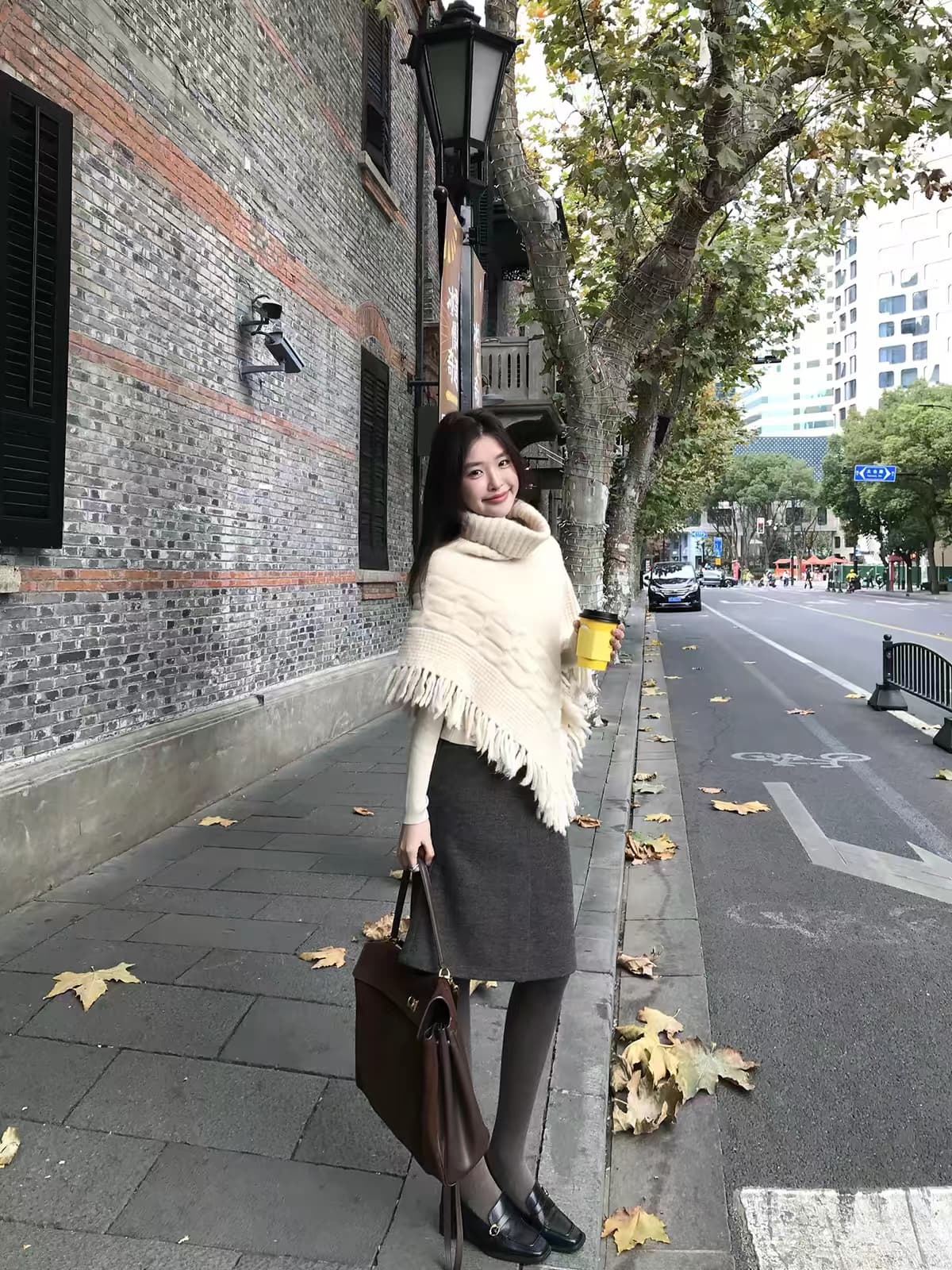 한 부서 화이트 터틀넥 술 숄 망토 스웨터 여자 조기 가을 고급 센스 느긋한 루즈핏 불규칙 맨위 상세 이미지 6