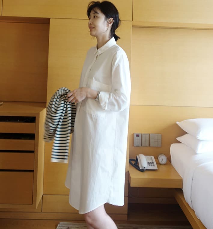 봄 가을 새로운 한국 스타일 긴팔 흰 셔츠 여자 중간 롱 코트 루즈핏 슬림해 보이는 셔츠 드레스 다용도 캐주얼 맨위 트렌디 상세 이미지 10