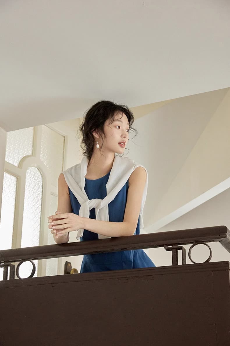산 섬 목가적 인 엄마 여름 파란색 우아함 레트로 그는 벤 바람 드레스 미니멀리즘 라운드 넥 슬림해 보이는 중간 길이 치마 상세 이미지 4