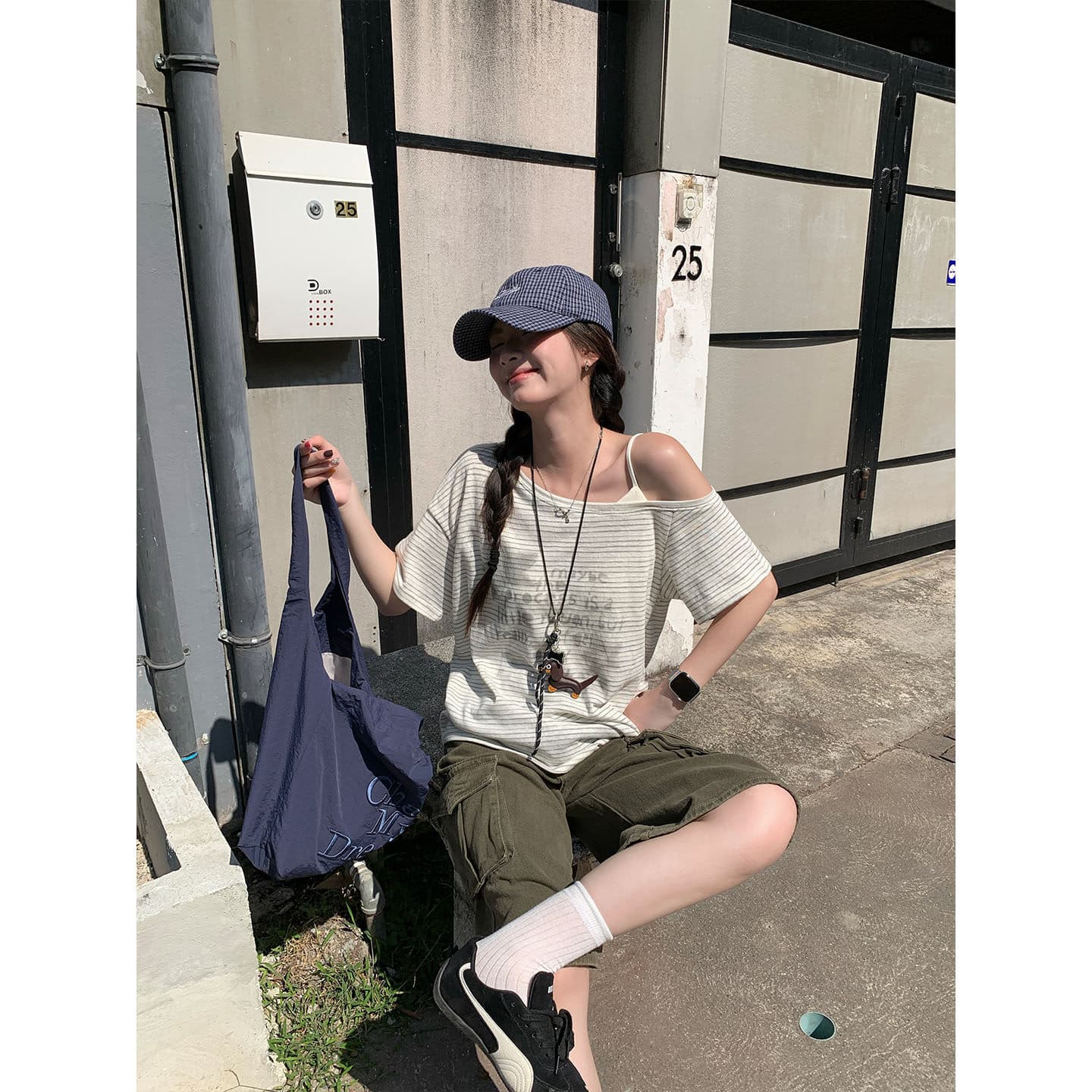 반팔 티셔츠 여성 의류 여름 새로운 한 부서 루즈핏 페이크 레이어드 오프숄더 아메리칸 스트라이프 비스듬한 칼라 맨위 이미지 4