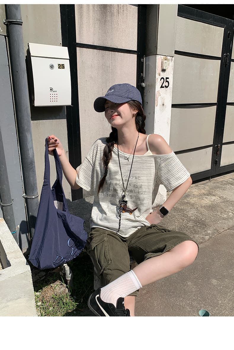 반팔 티셔츠 여성 의류 여름 새로운 한 부서 루즈핏 페이크 레이어드 오프숄더 아메리칸 스트라이프 비스듬한 칼라 맨위 상세 이미지 21