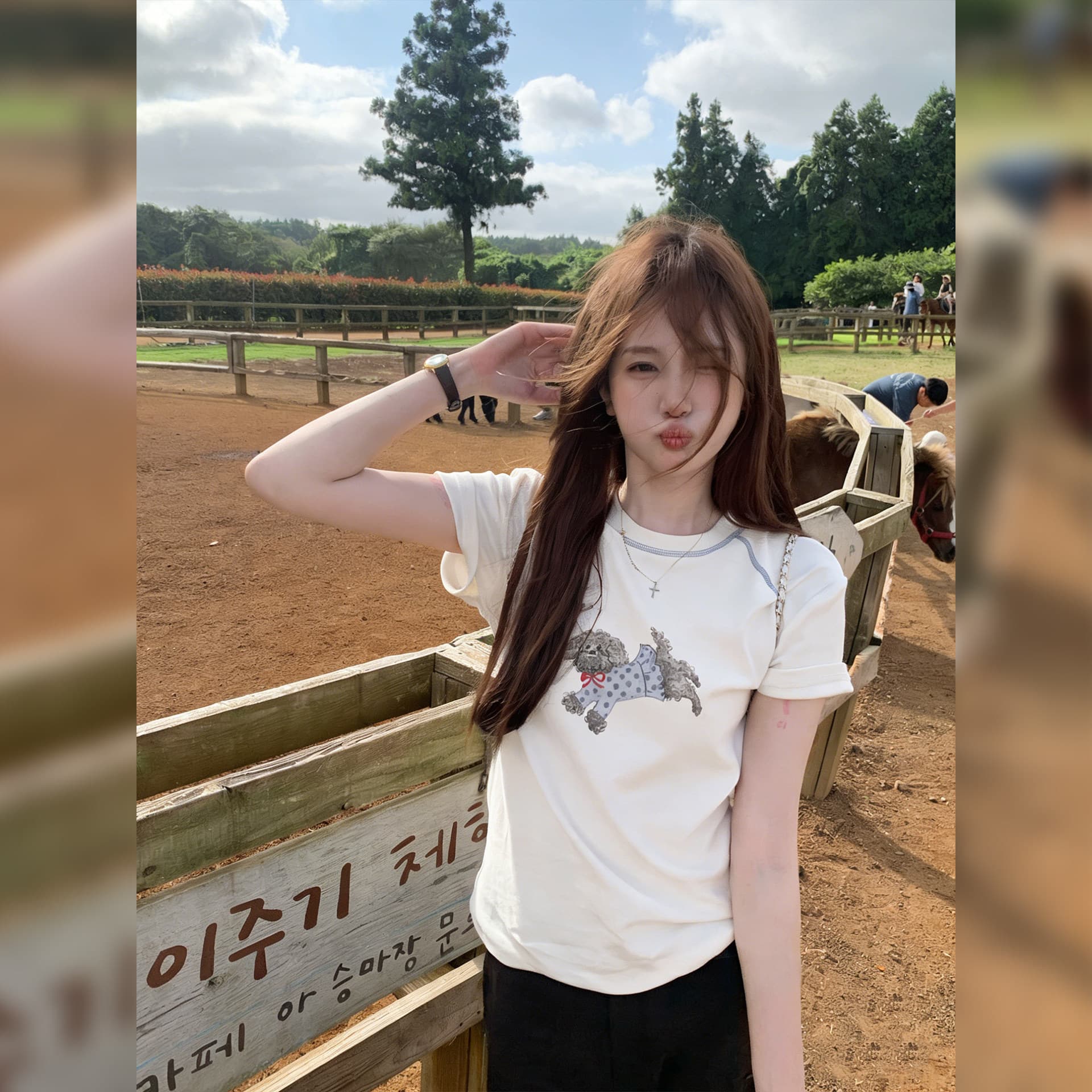 반팔 티셔츠 여성 의류 여름 새로운 한 부서 디자인 센스 트렌디 만화 명시적 스티치 장식 라운드 넥 맨위