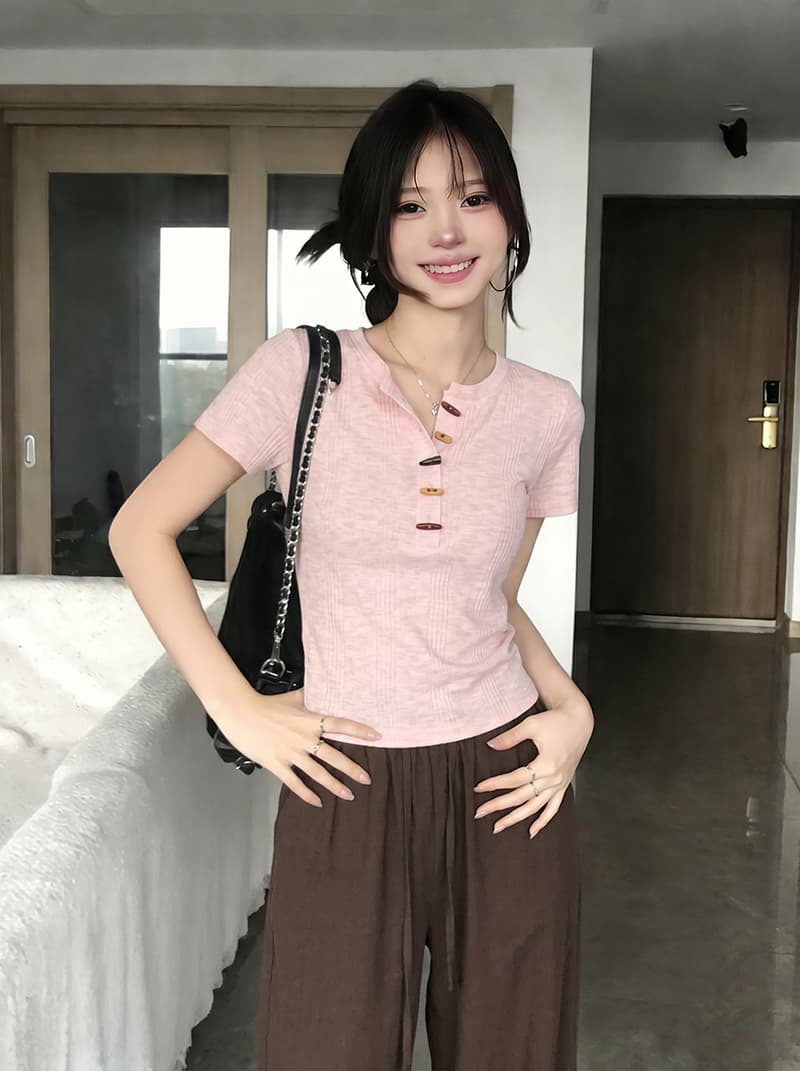 경관 그림 특별 가격 반팔 티셔츠 여성 여름 새로운 디자인 센스 한 부서 작은 샤넬 스타일 슬림해 보이는 소뿔 버클 헨리 칼라 맨위 상세 이미지 5