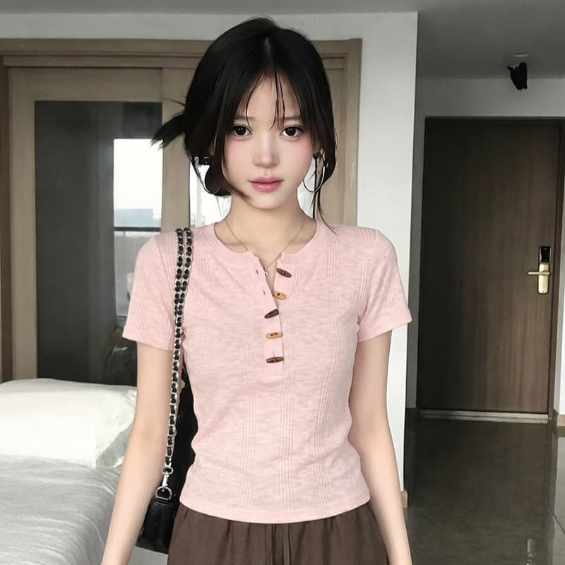 경관 그림 특별 가격 반팔 티셔츠 여성 여름 새로운 디자인 센스 한 부서 작은 샤넬 스타일 슬림해 보이는 소뿔 버클 헨리 칼라 맨위 이미지 5