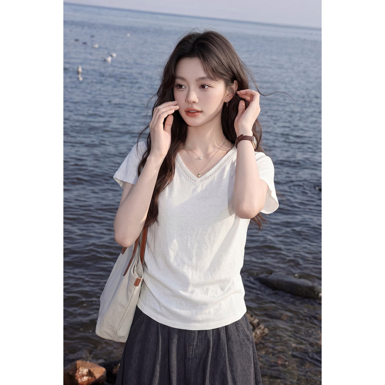 165 그램 눈꽃 면 반팔 티셔츠 여성 여름 새로운 한 부서 디자인 센스 홀로우 아웃 단색 V넥 맨위 상세 이미지 4