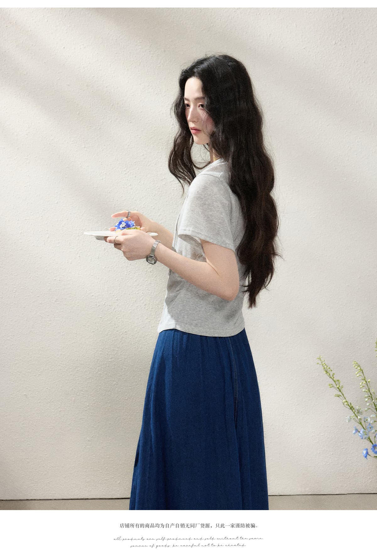 색상 포인트 천 반팔 티셔츠 여성 의류 여름 새로운 작은 샤넬 스타일 디자인 센스 단추 자수 한 첨부 된 의류 상세 이미지 13
