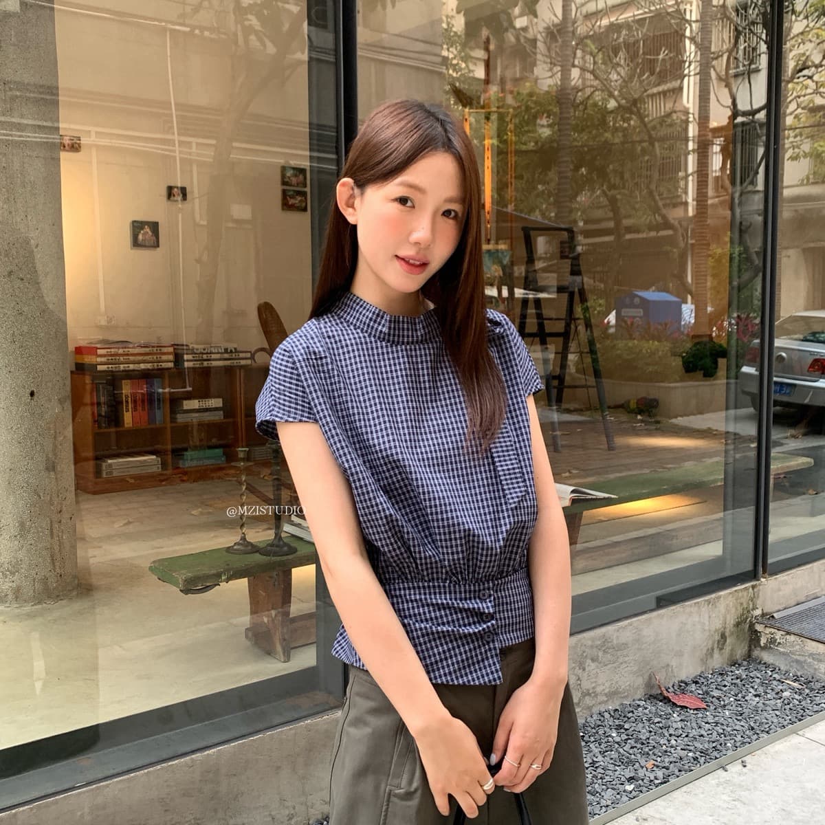 있음 밖으로 대 물품 절묘한 천 골드 유럽 니켈 여름 체크무늬 작은 날다 소매 와이 칼라 레이스업 허리 수축 부드러운 숙녀 센스 작은 셔츠 이미지 3
