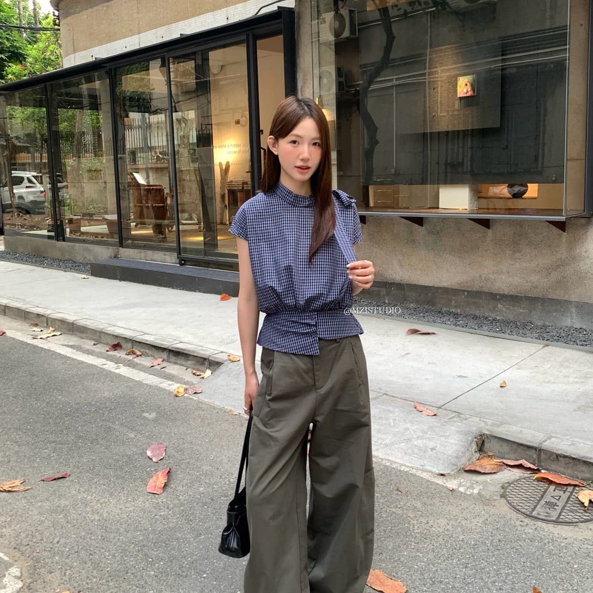 있음 밖으로 대 물품 절묘한 천 골드 유럽 니켈 여름 체크무늬 작은 날다 소매 와이 칼라 레이스업 허리 수축 부드러운 숙녀 센스 작은 셔츠 이미지 2