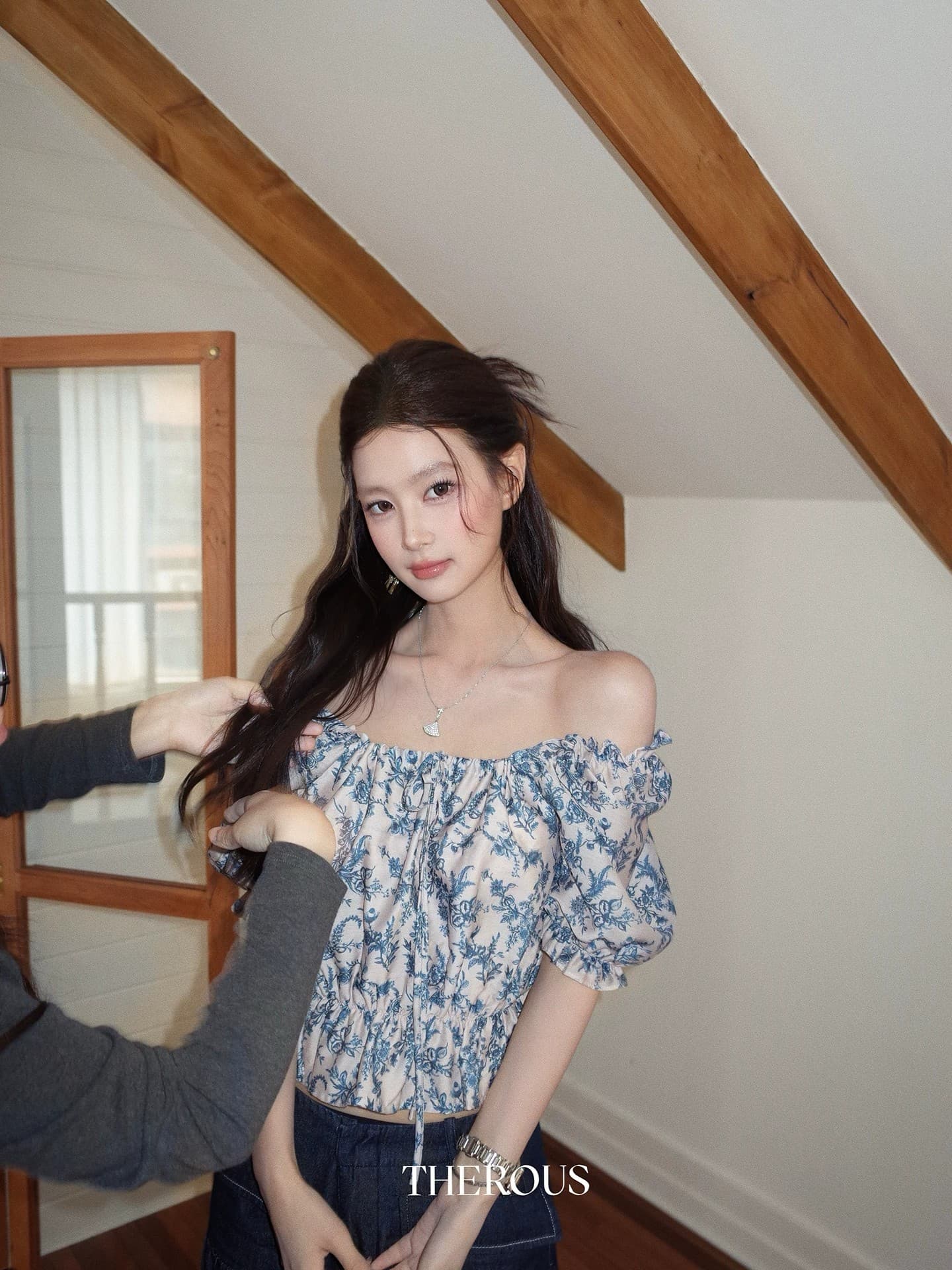 감사합니다. 아니요 고기 푹신한 거품 소매 오프숄더 수신 Pleat 꽃무늬 티셔츠 여성 여름 레트로 디자인 센스 프린트 맨위 상세 이미지 9