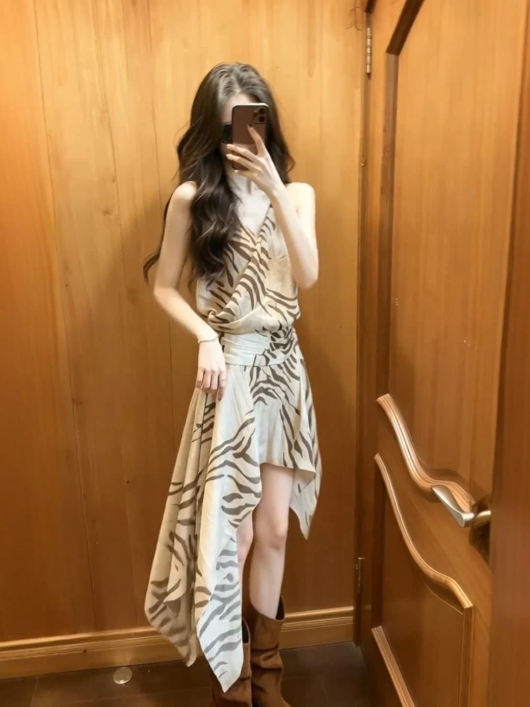 휴일 낭만주의 바람 얼룩말 곡물 V넥 슬립 드레스 2026 새로운 비대칭 디자인 센스 롱 스커트 고급 센스 이미지 5