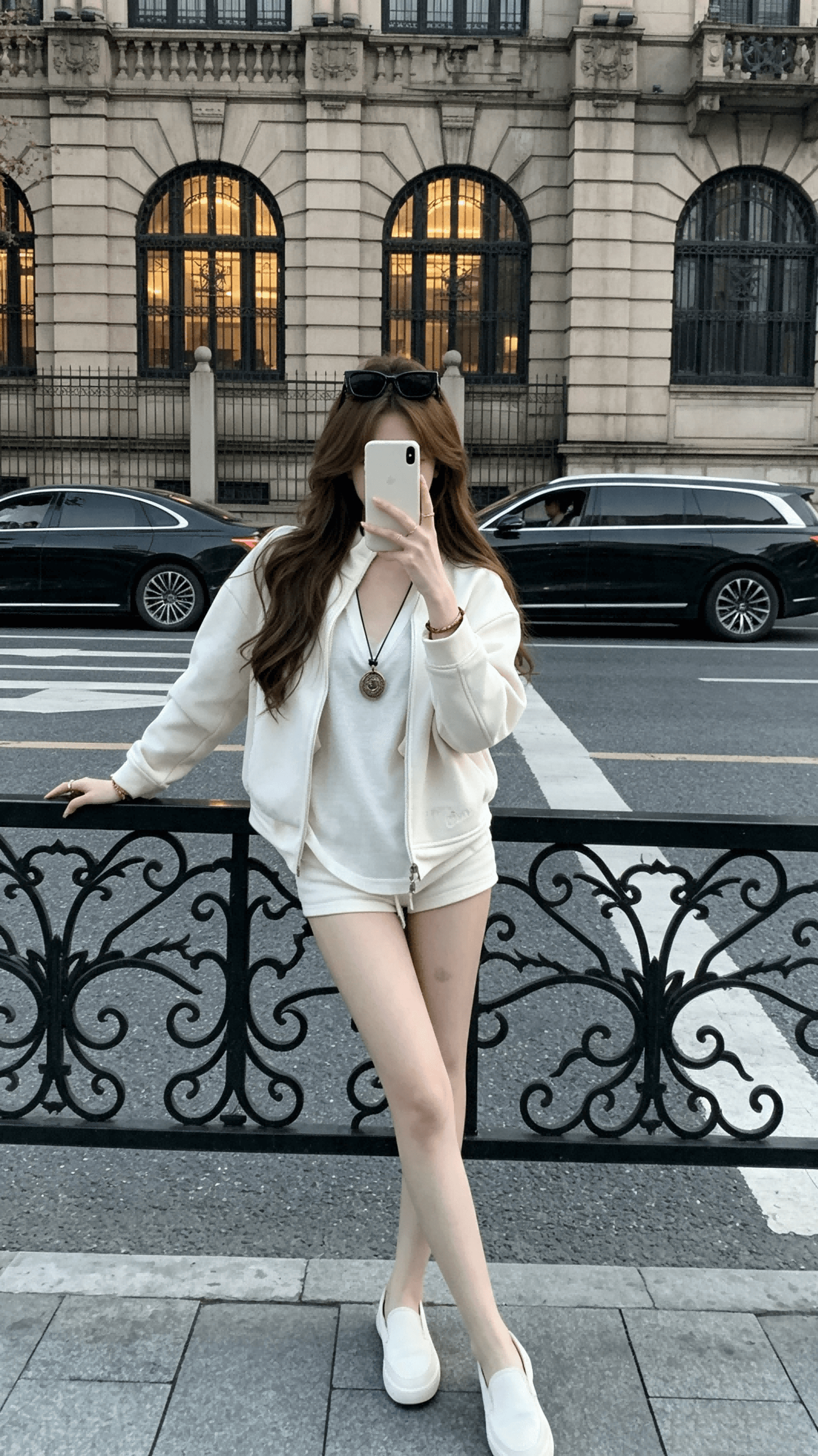 coolline 숲 희 캘리포니아 주 월요일 둘 색상 고유 한 자수 스탠드 칼라 후드티 세트 여성 하이웨이스트 반바지 이미지 2