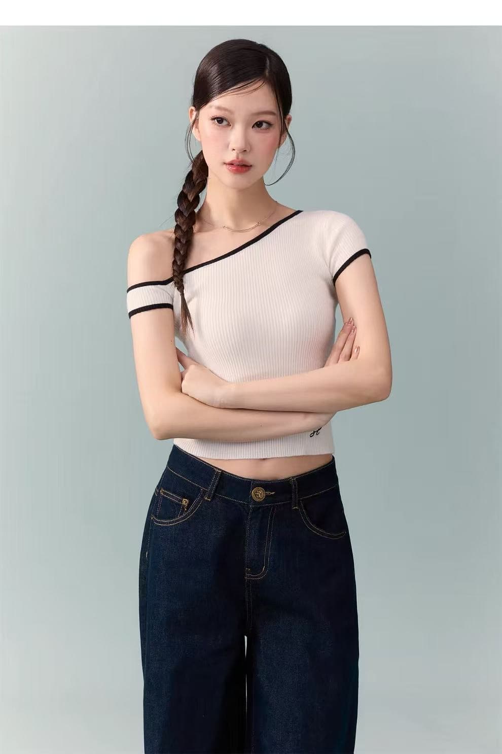 여름 오리지널 비스듬한 어깨 니트 배색 반팔 몸매 가꾸기 슬림해 보이는 핫걸 오프숄더 티셔츠 여성 상세 이미지 4